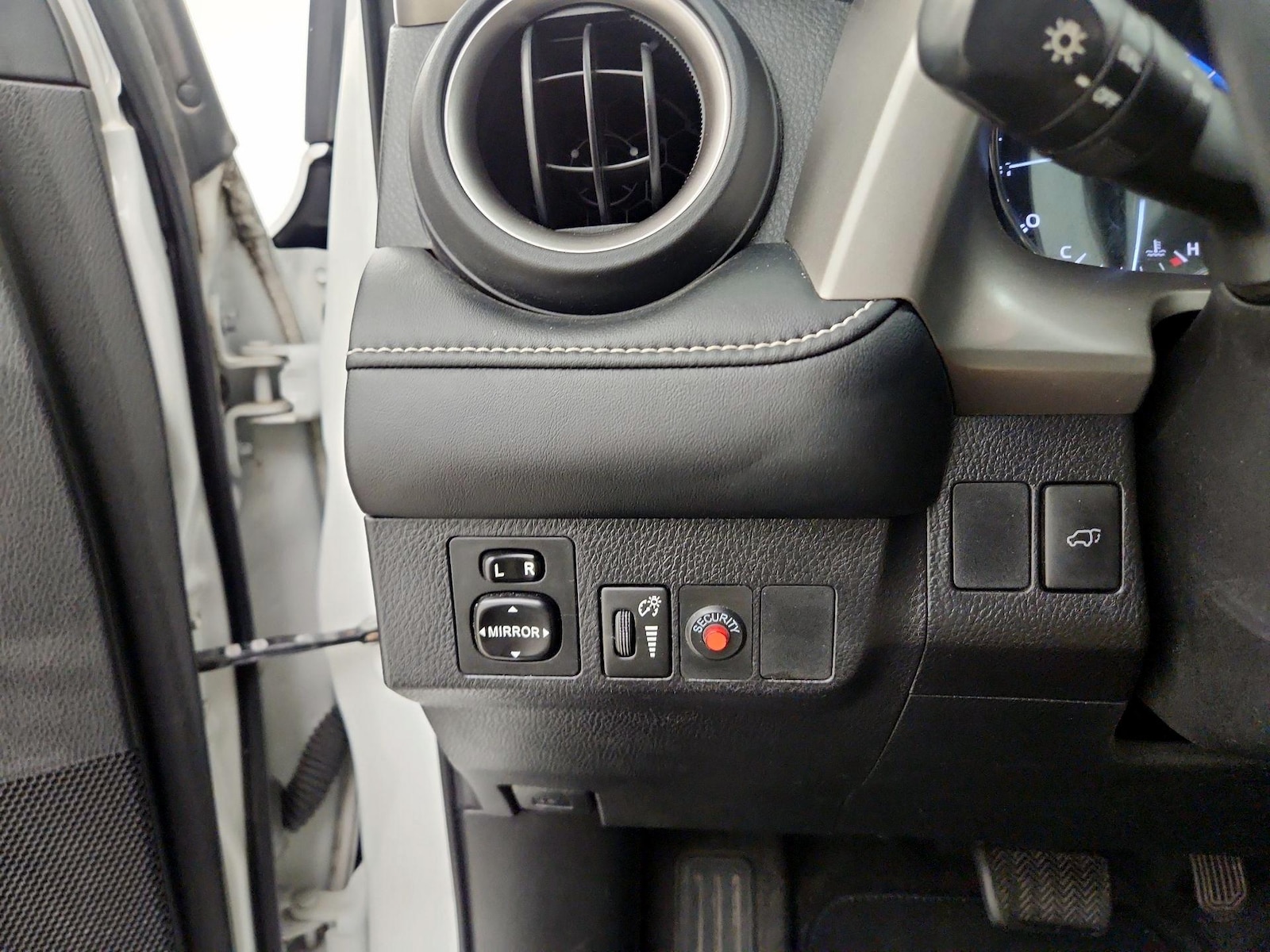 2016 Toyota RAV4 XLE, photo 14