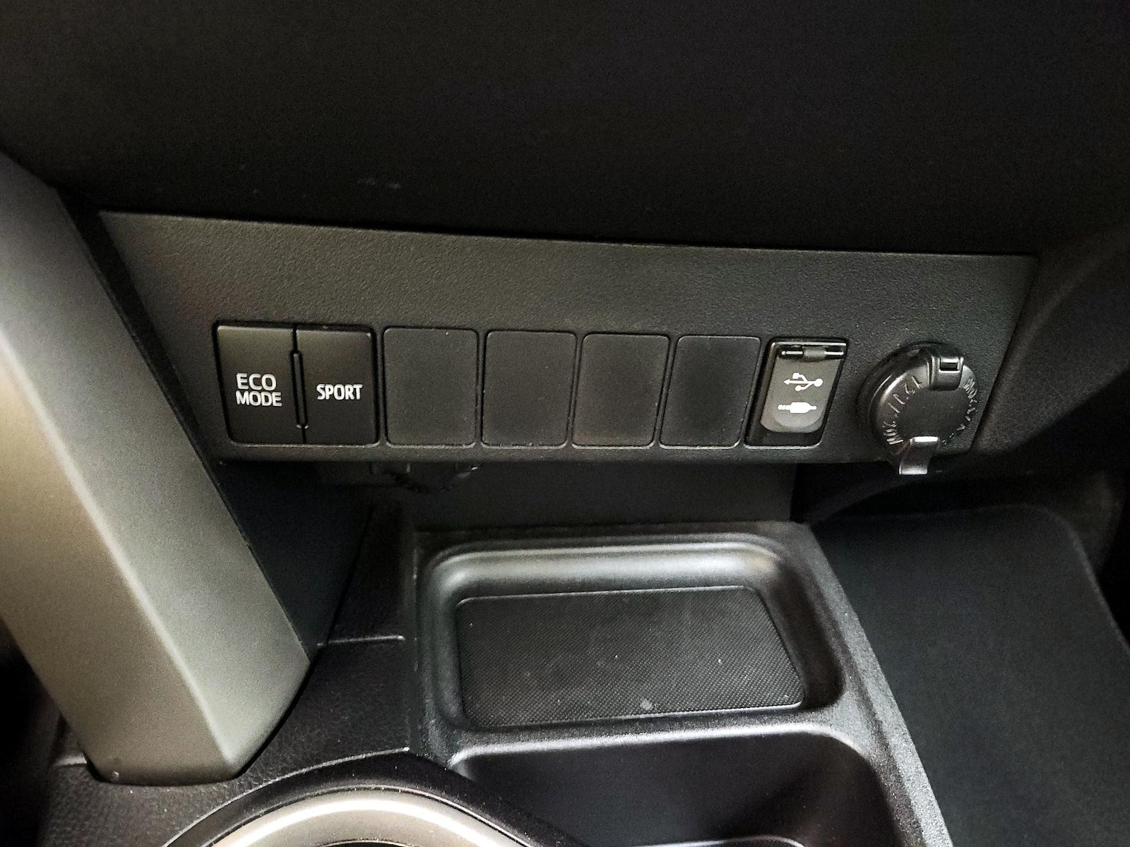 2016 Toyota RAV4 XLE, photo 19