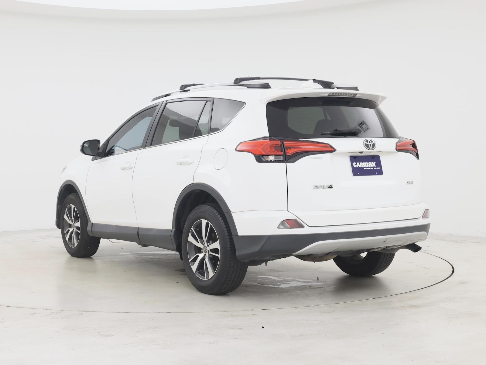 2016 Toyota RAV4 XLE, photo 3