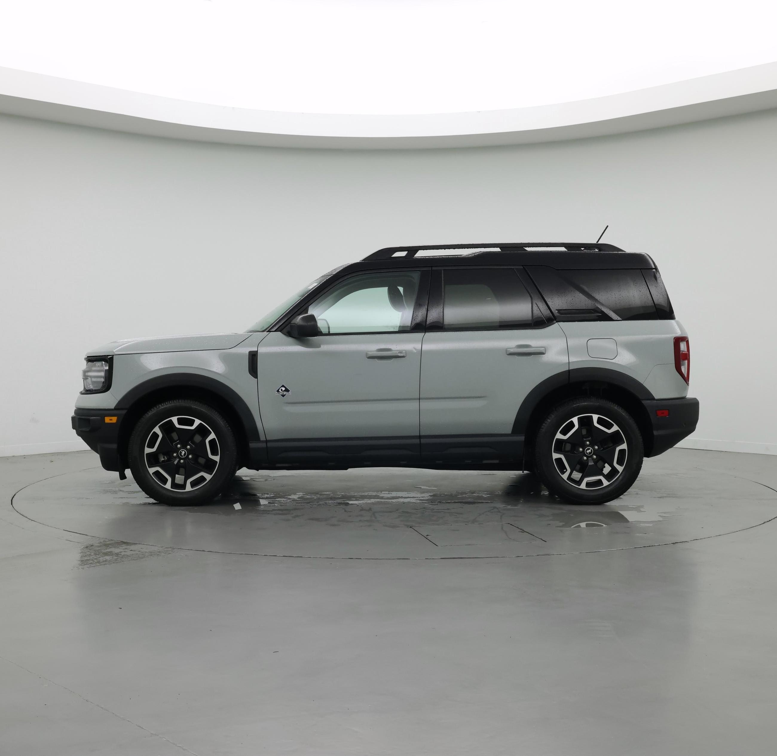 Thumbnail: 2022 Ford Bronco Sport - 3