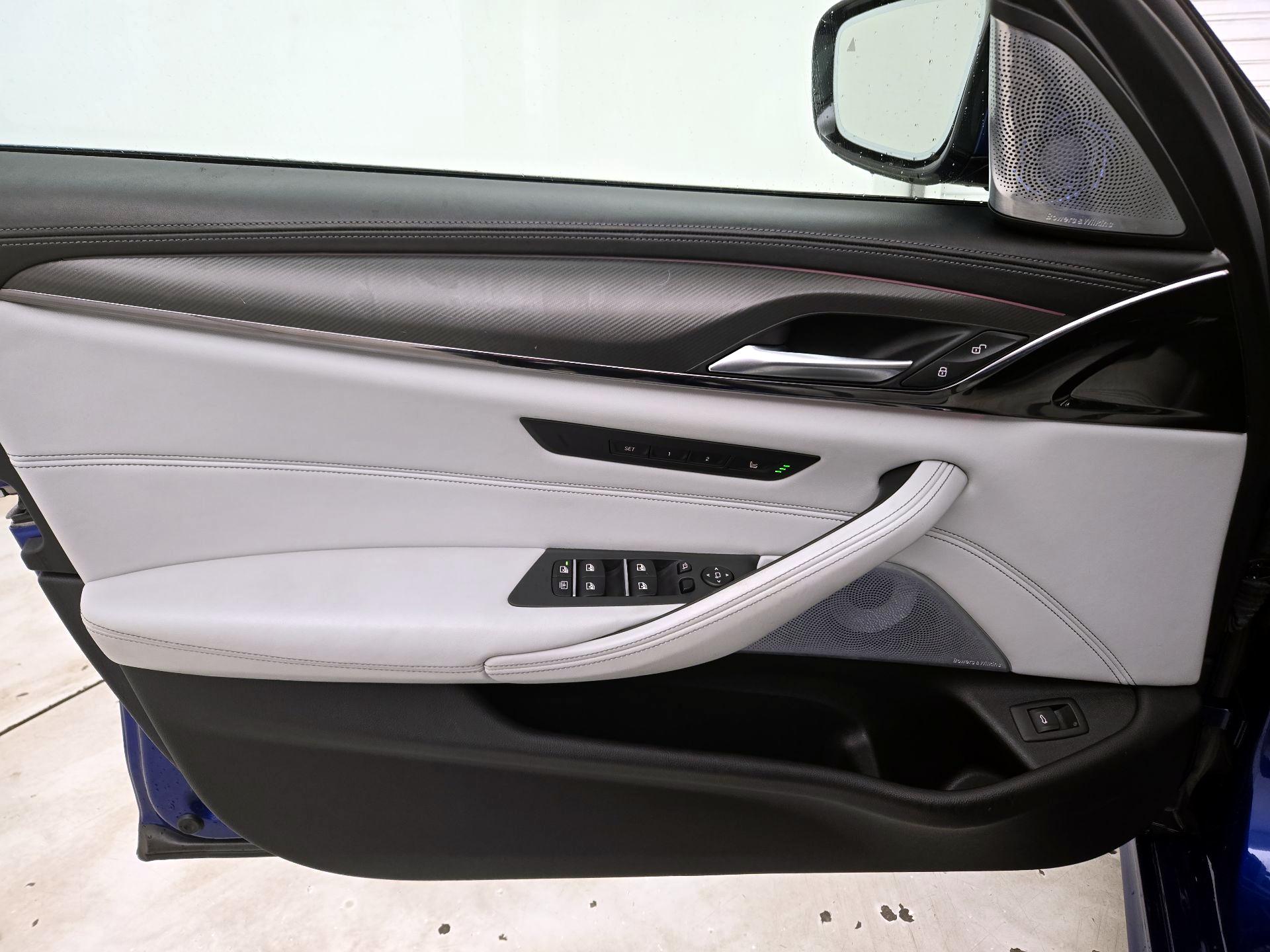 Thumbnail: 2018 BMW M5 - 12