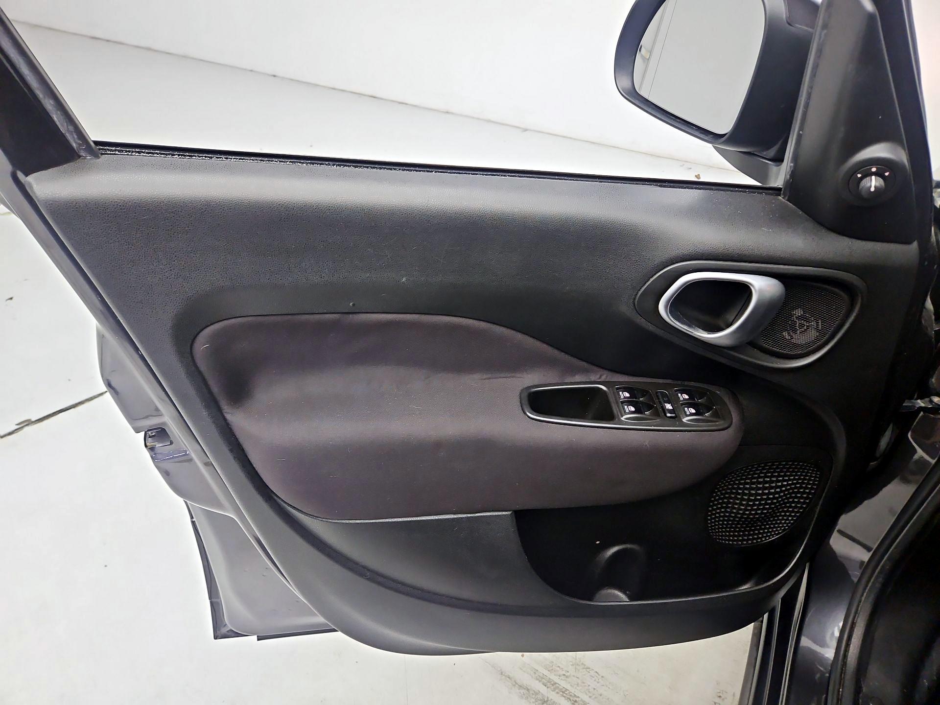 Thumbnail: 2015 Fiat 500L - 12