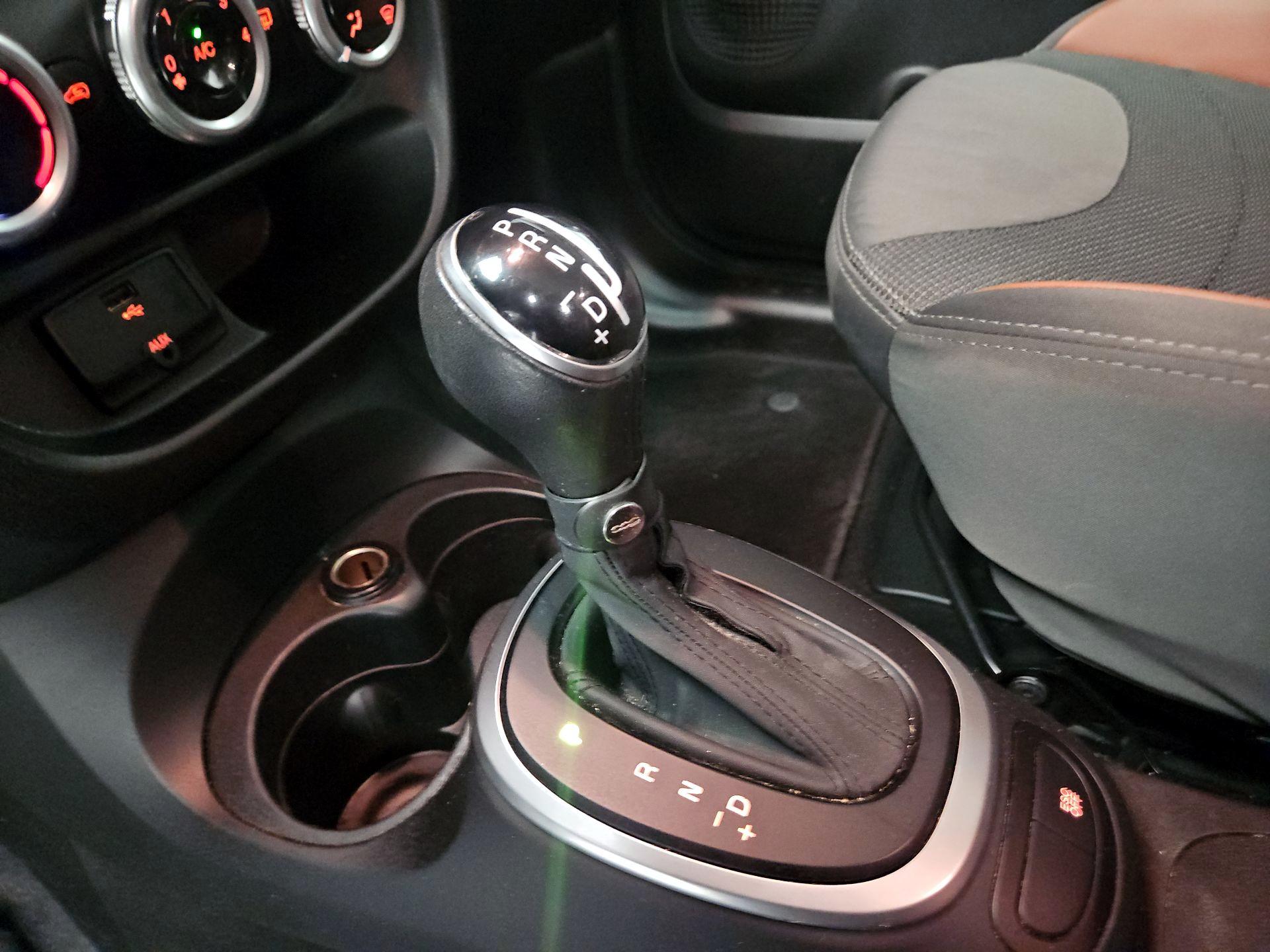 Thumbnail: 2015 Fiat 500L - 15