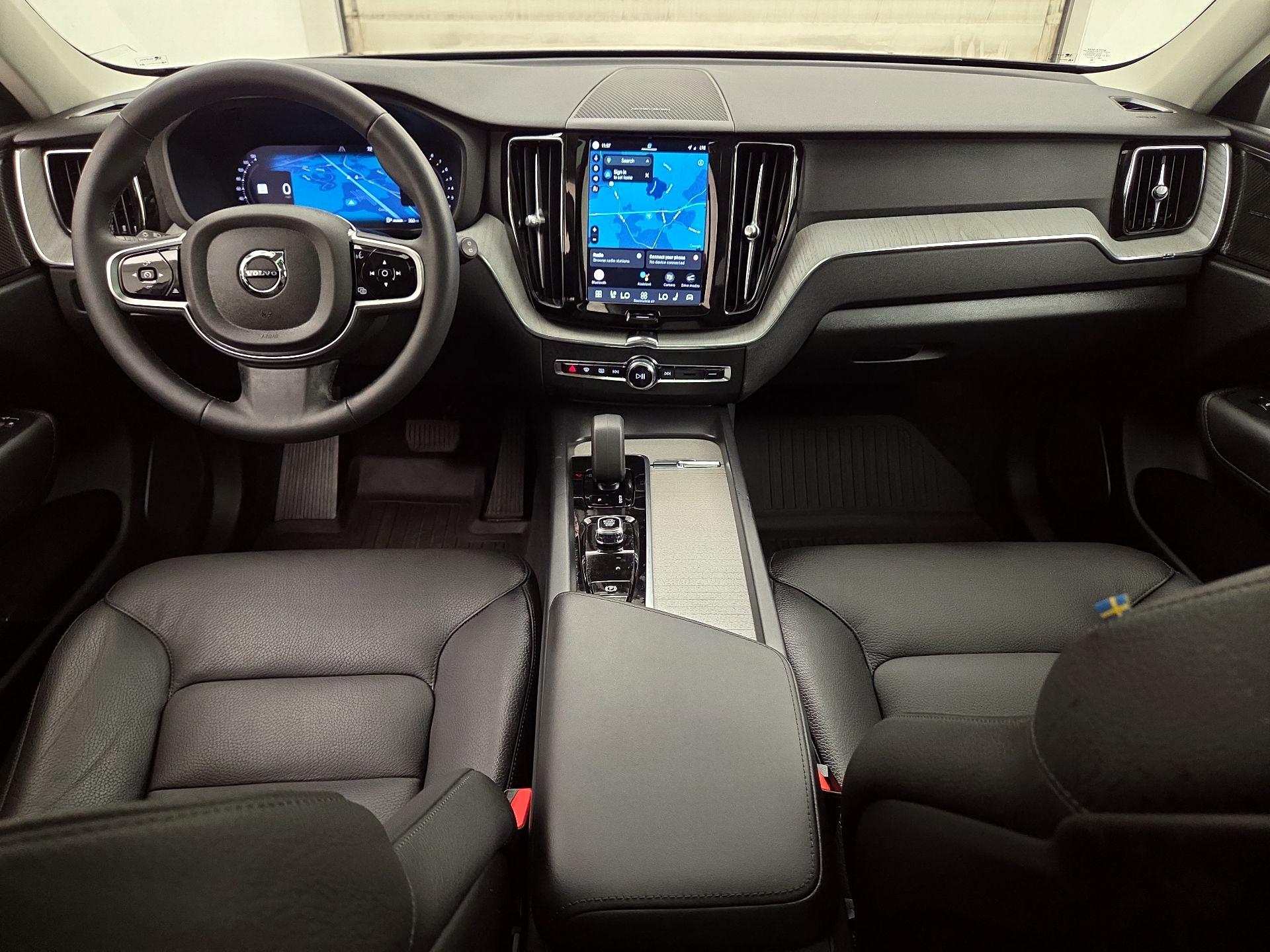 Thumbnail: 2025 Volvo XC60 - 8