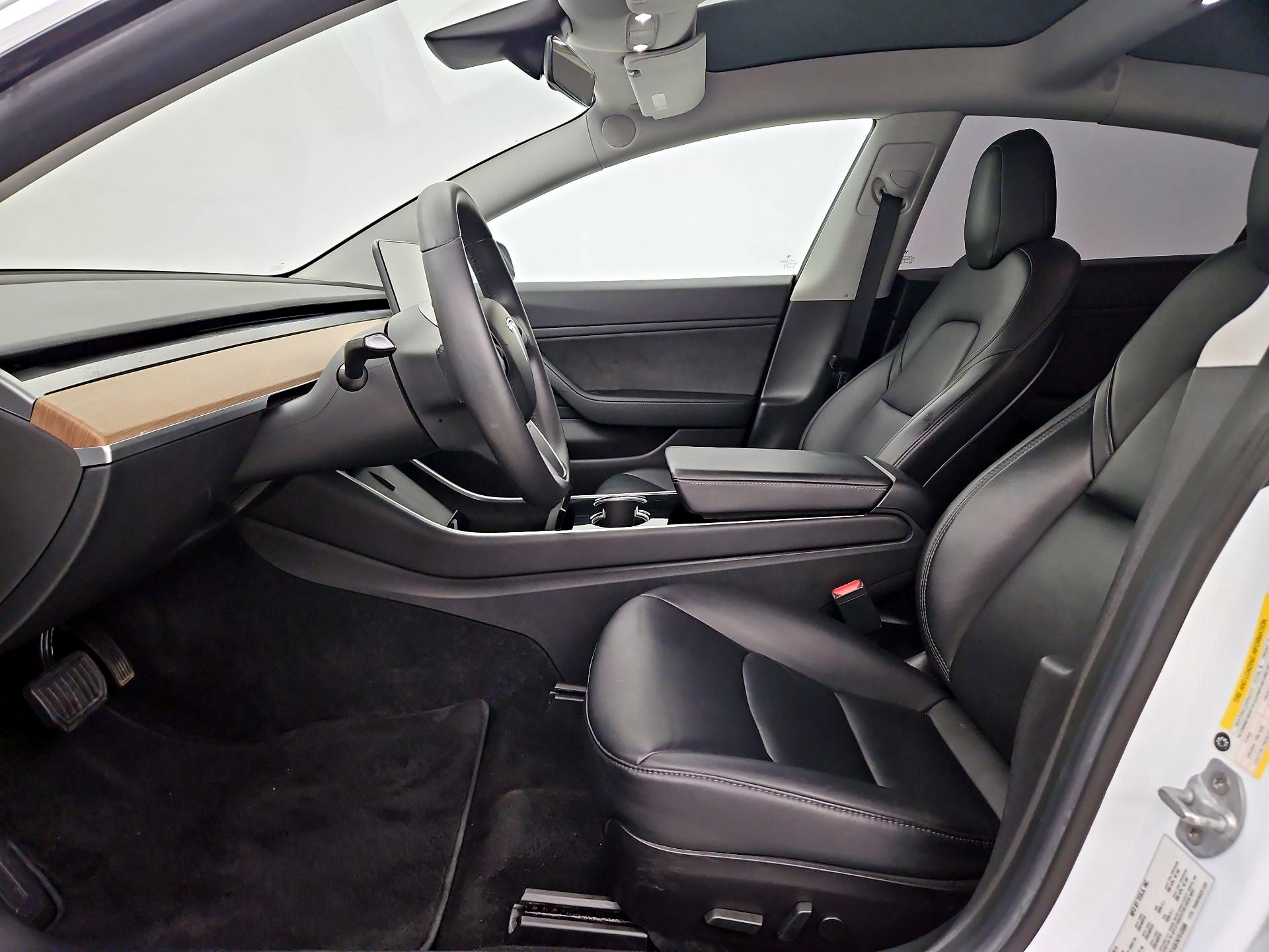 Thumbnail: 2019 Tesla Model 3 - 11