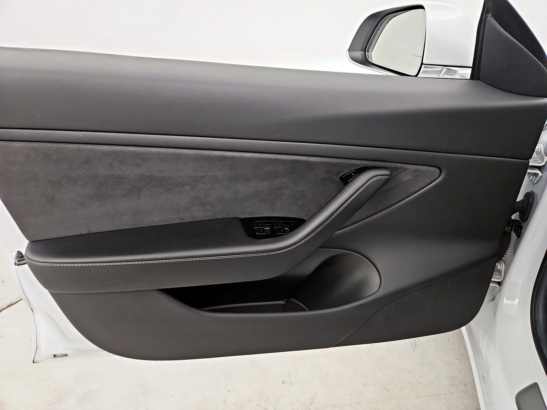 Thumbnail: 2019 Tesla Model 3 - 12