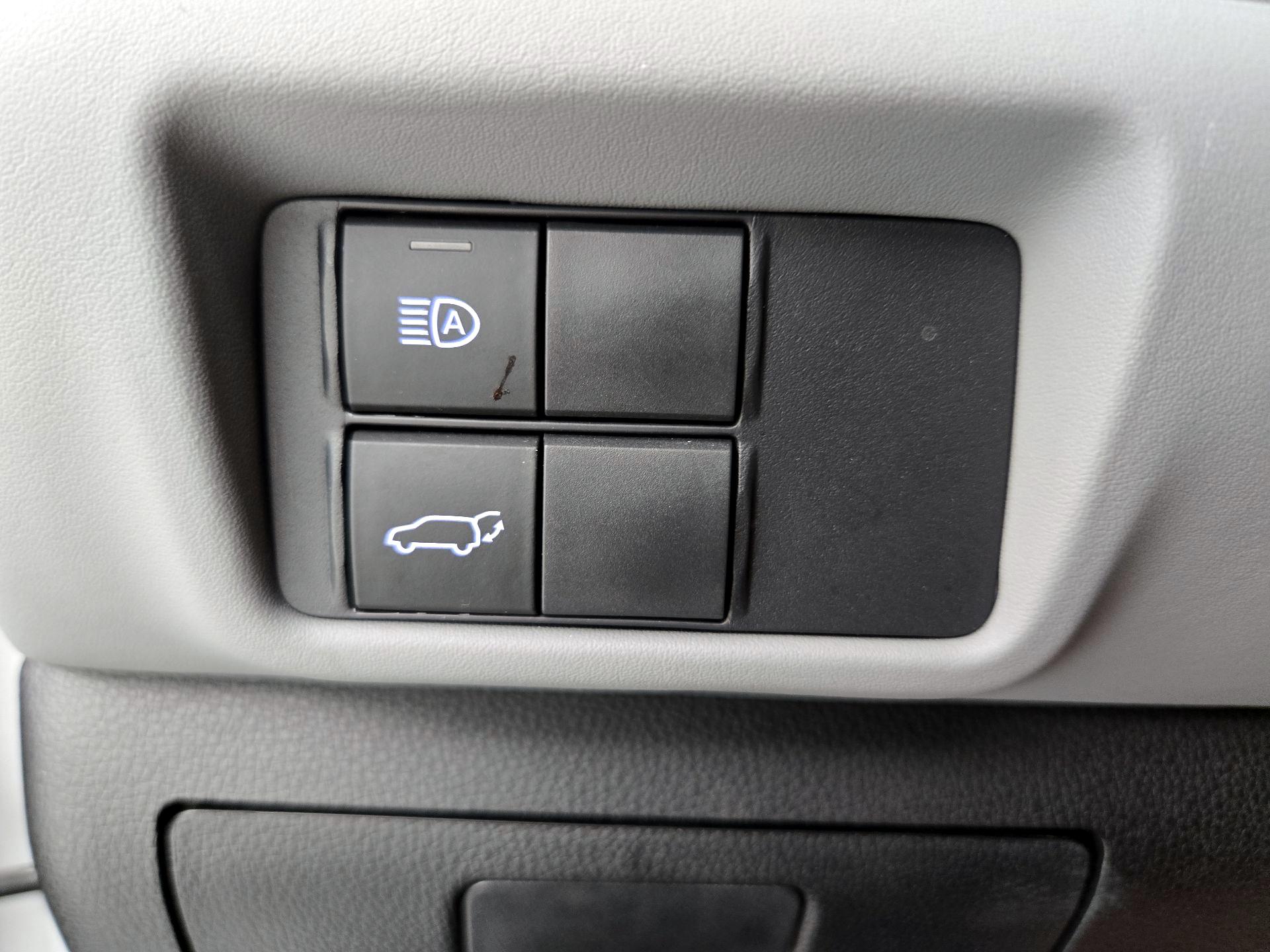 Thumbnail: 2021 Toyota Highlander - 13