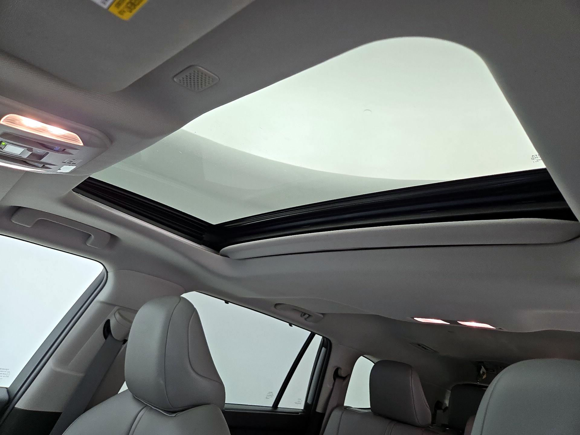 Thumbnail: 2021 Toyota Highlander - 20