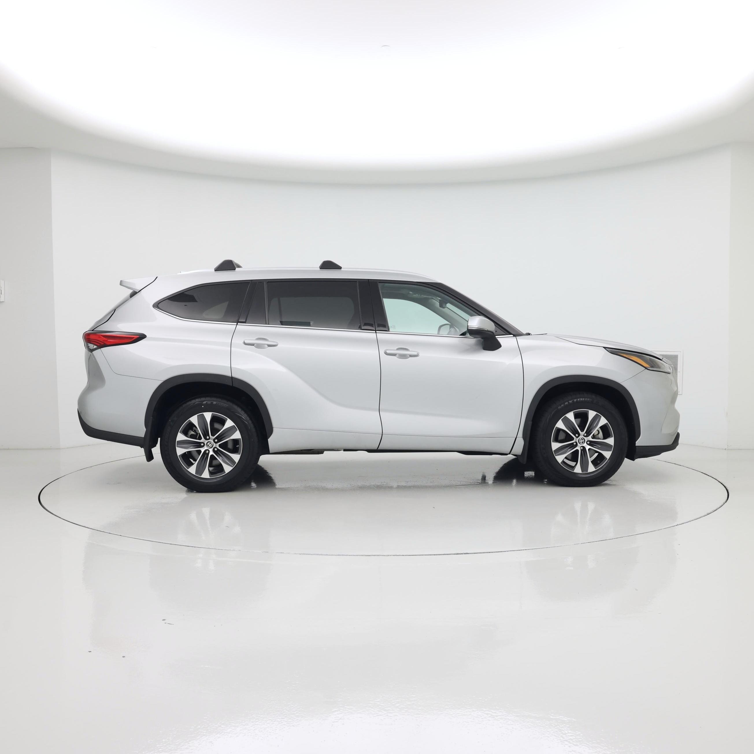 Thumbnail: 2021 Toyota Highlander - 7