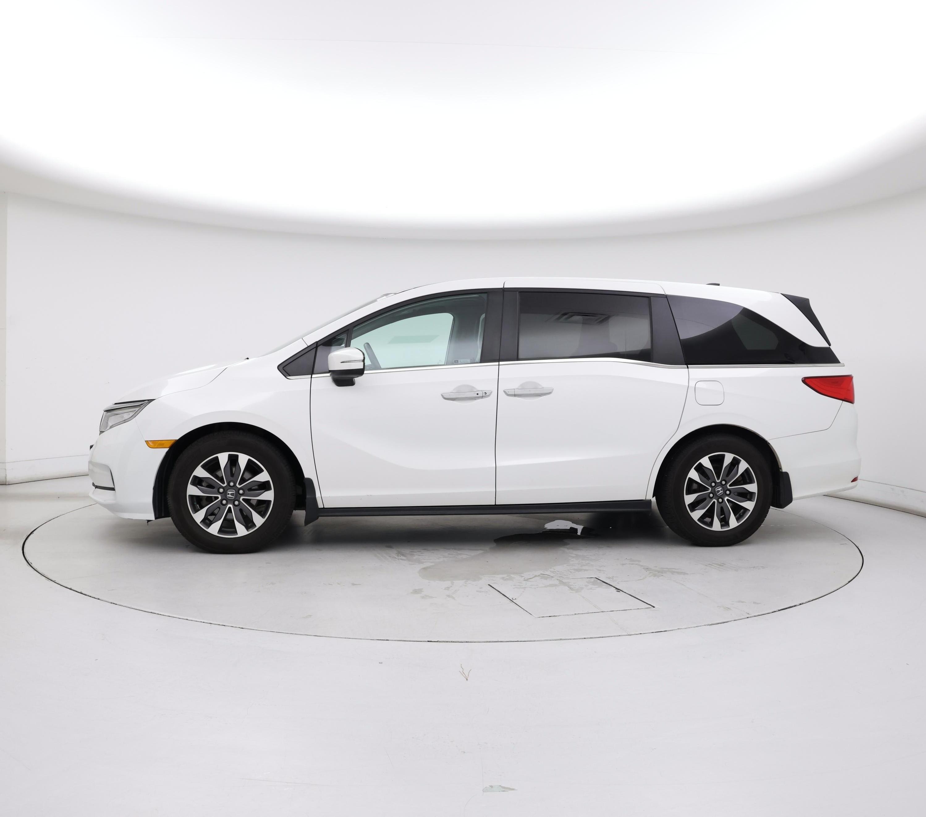 Thumbnail: 2023 Honda Odyssey - 3