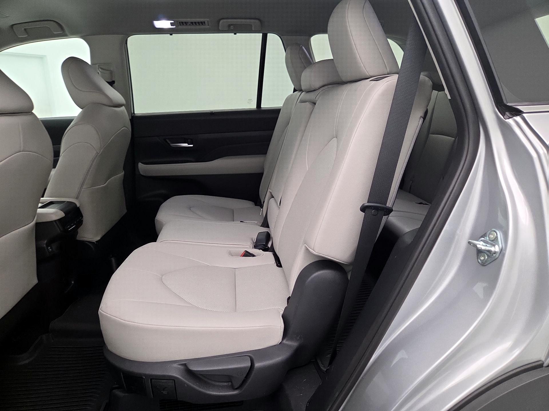Thumbnail: 2026 Toyota Highlander - 19