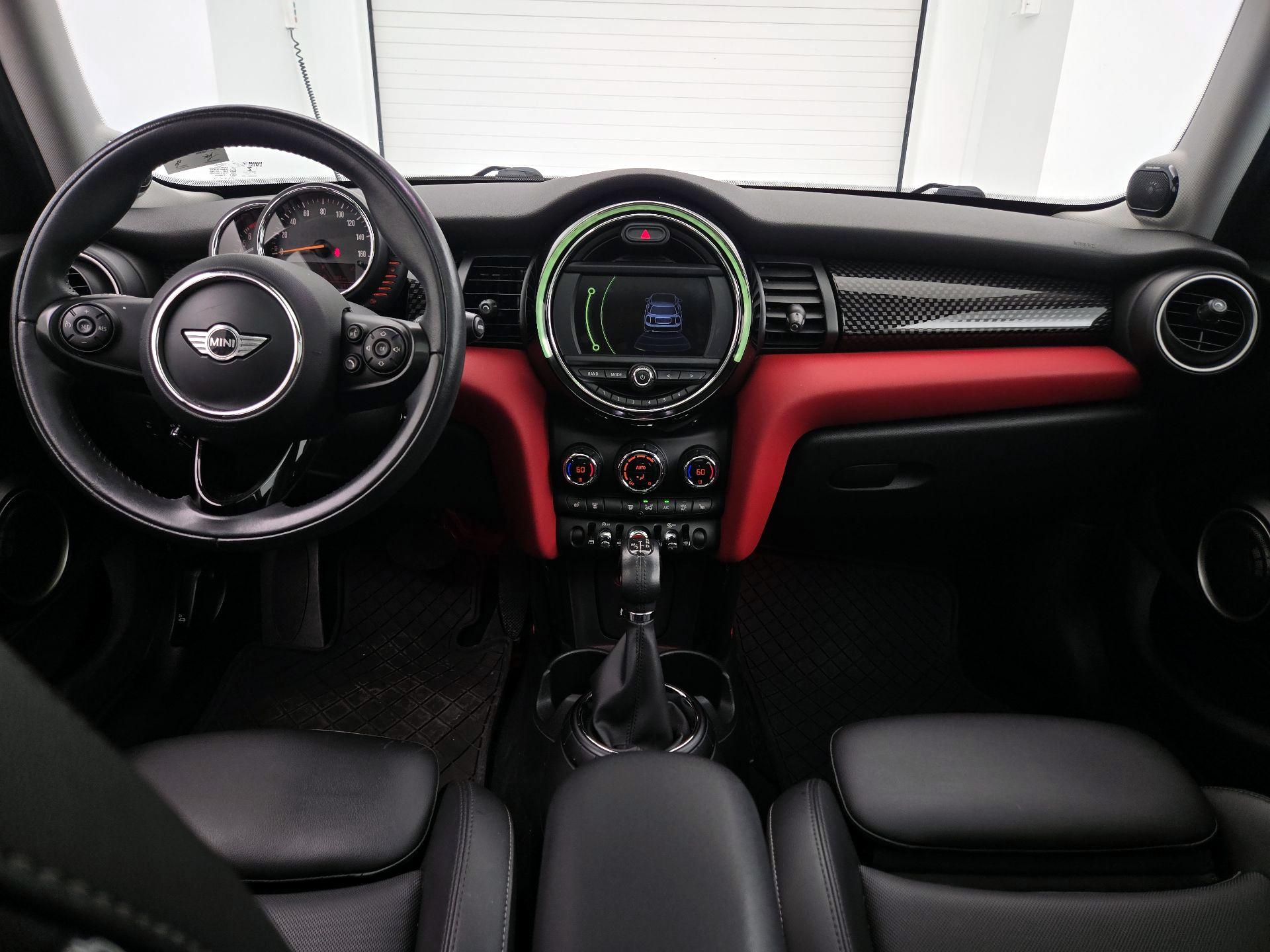 Thumbnail: 2015 MINI Cooper Hardtop - 9