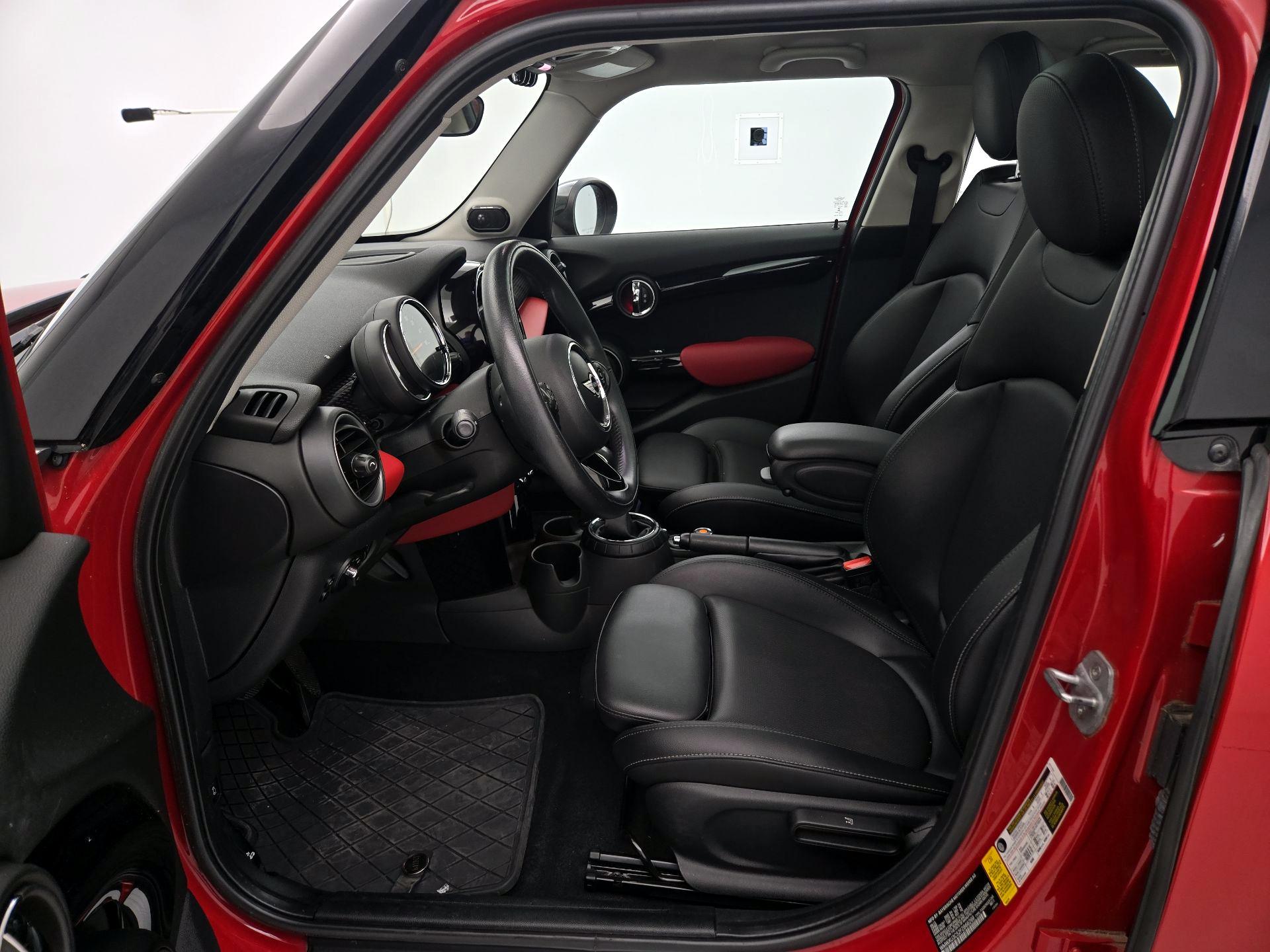 Thumbnail: 2015 MINI Cooper Hardtop - 11