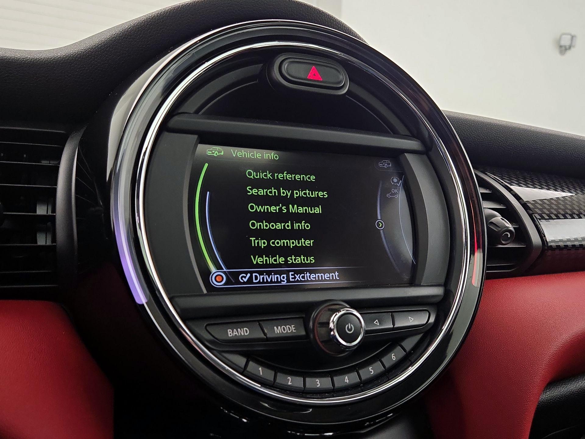 Thumbnail: 2015 MINI Cooper Hardtop - 15