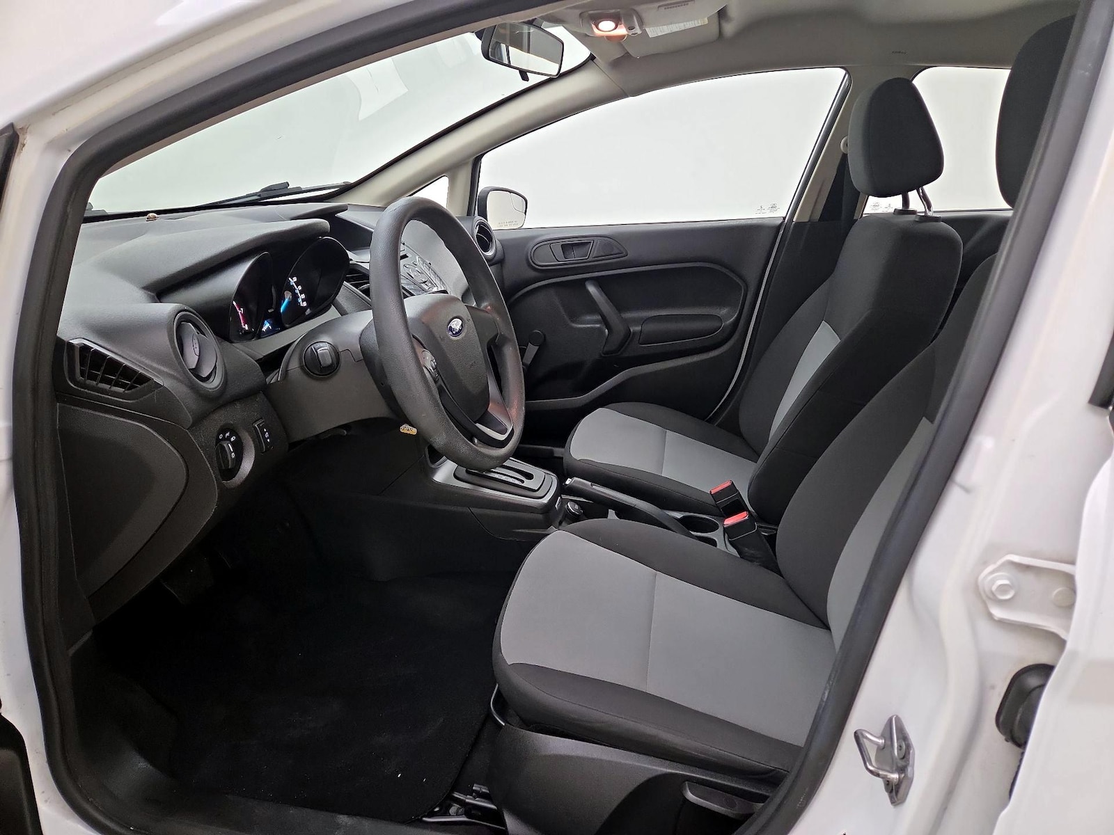 2016 Ford Fiesta S - Photo 12