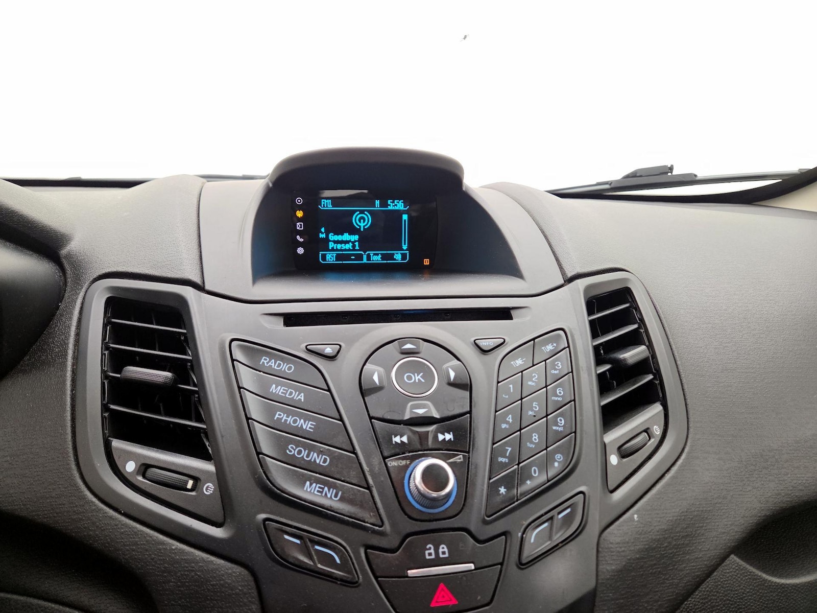 2016 Ford Fiesta S - Photo 15