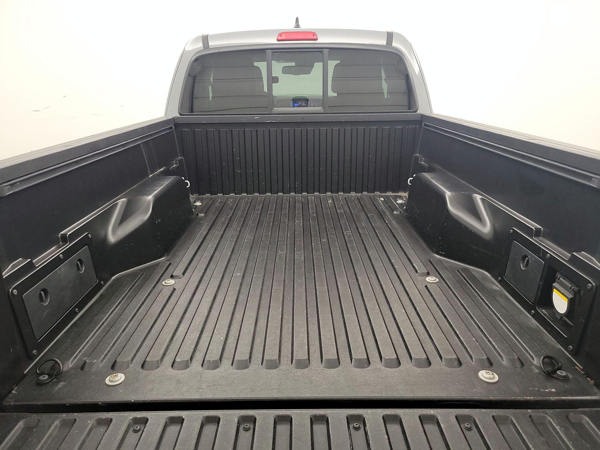 Thumbnail: 2018 Toyota Tacoma - 20