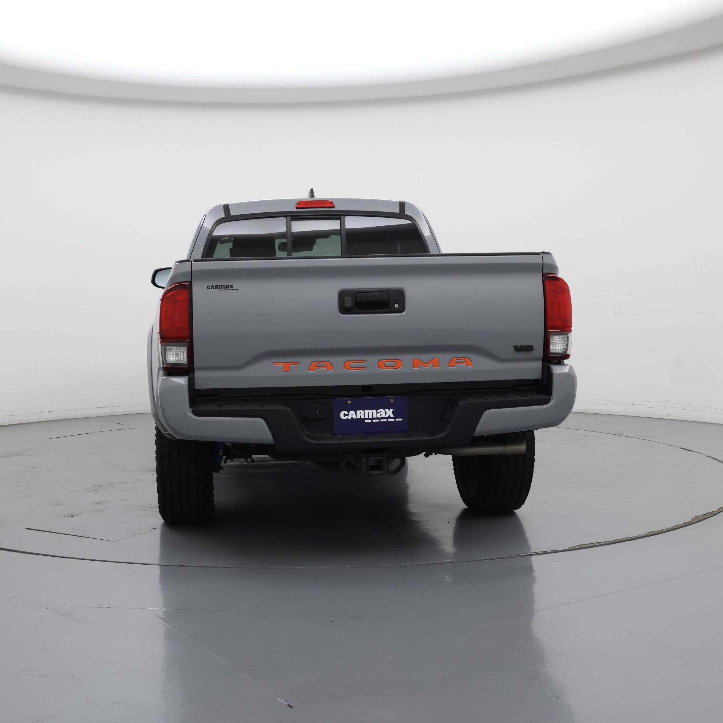 Thumbnail: 2018 Toyota Tacoma - 6