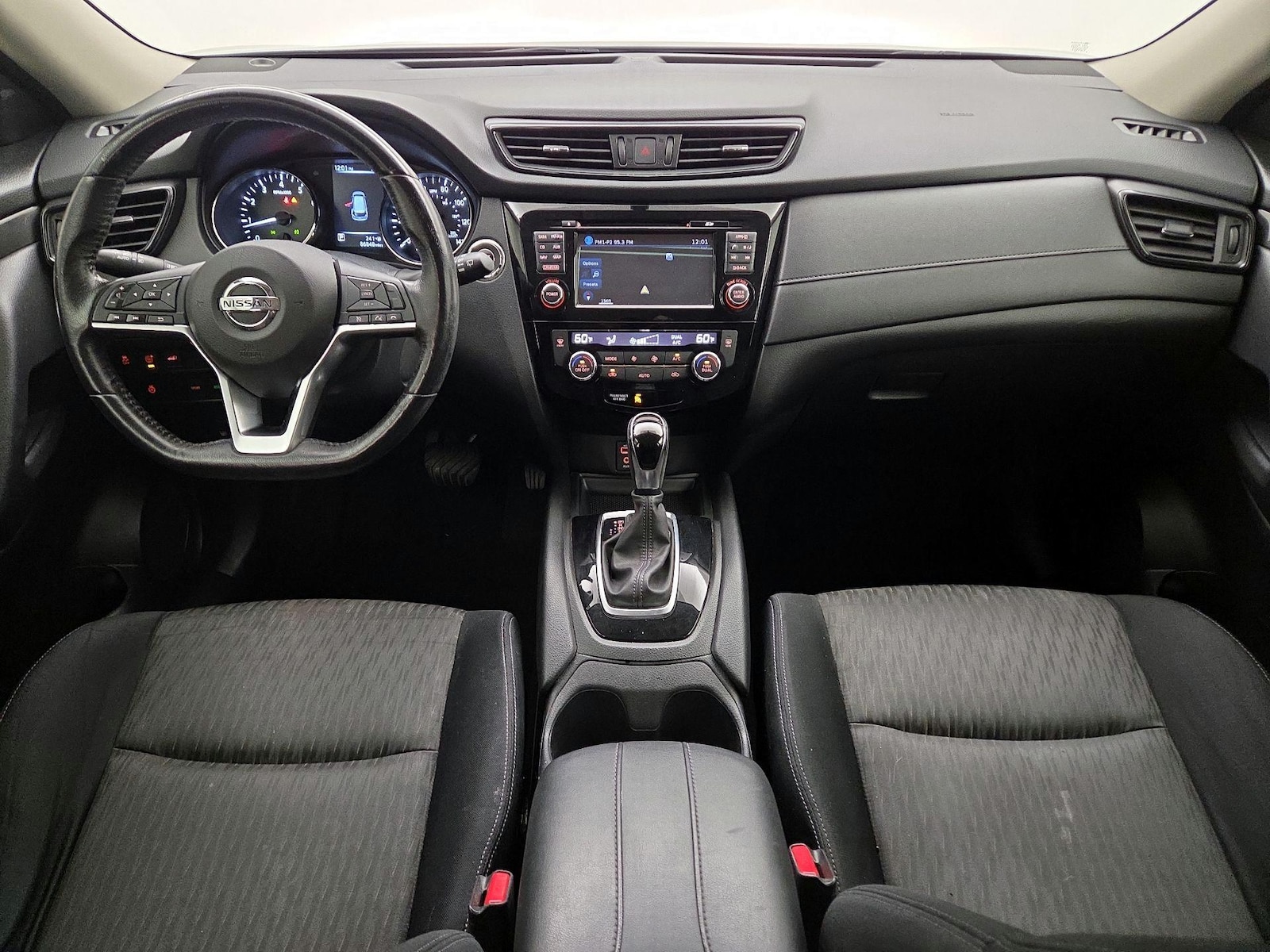 2017 Nissan Rogue SV - Photo 10