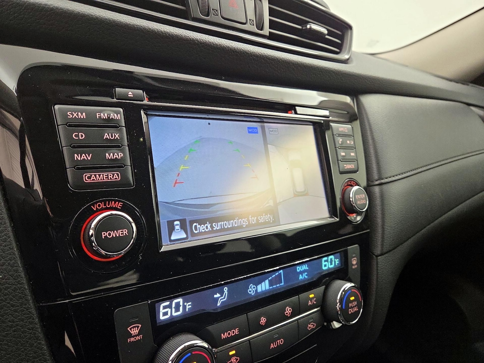 2017 Nissan Rogue SV - Photo 16