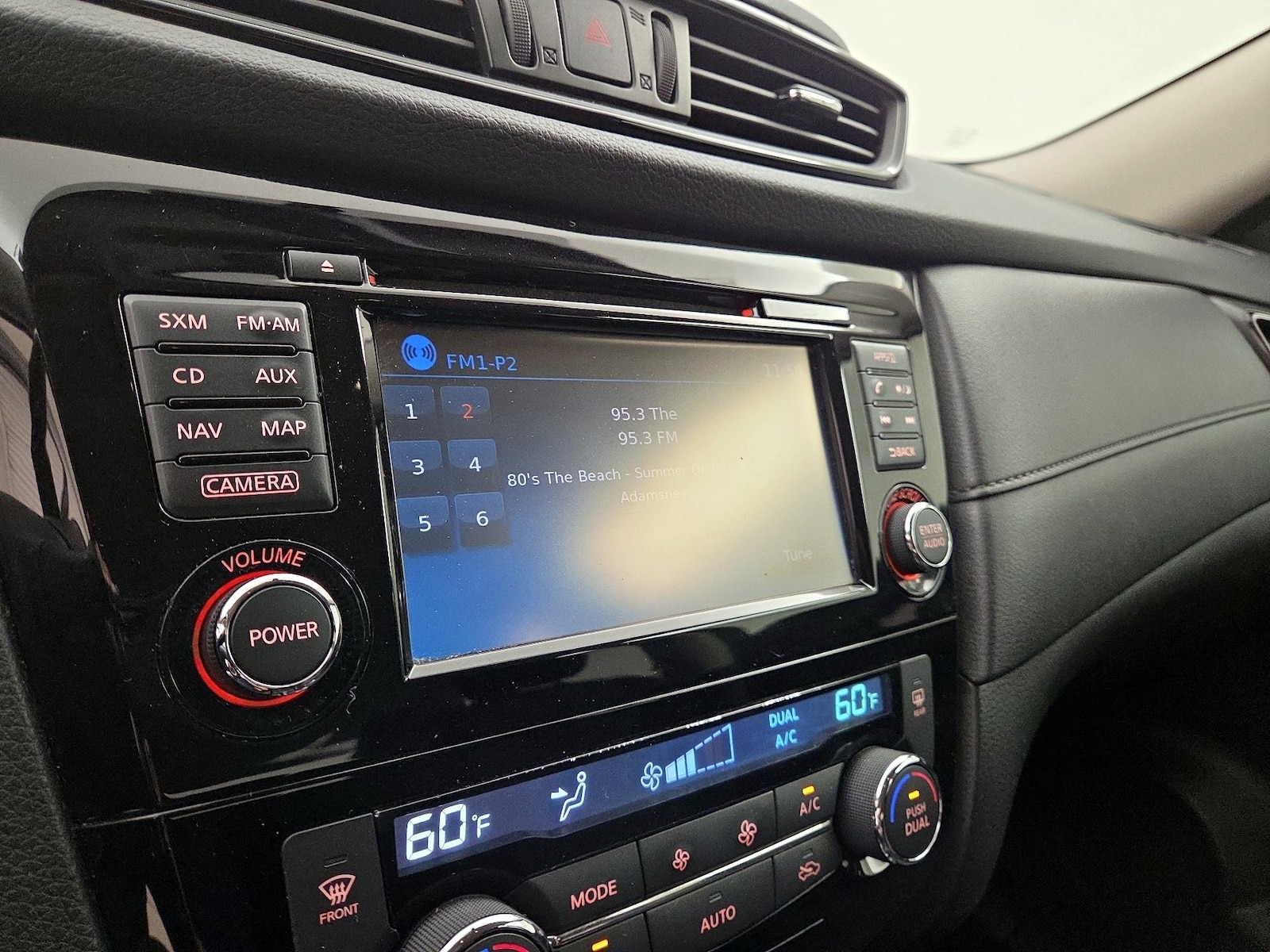 2017 Nissan Rogue SV - Photo 17