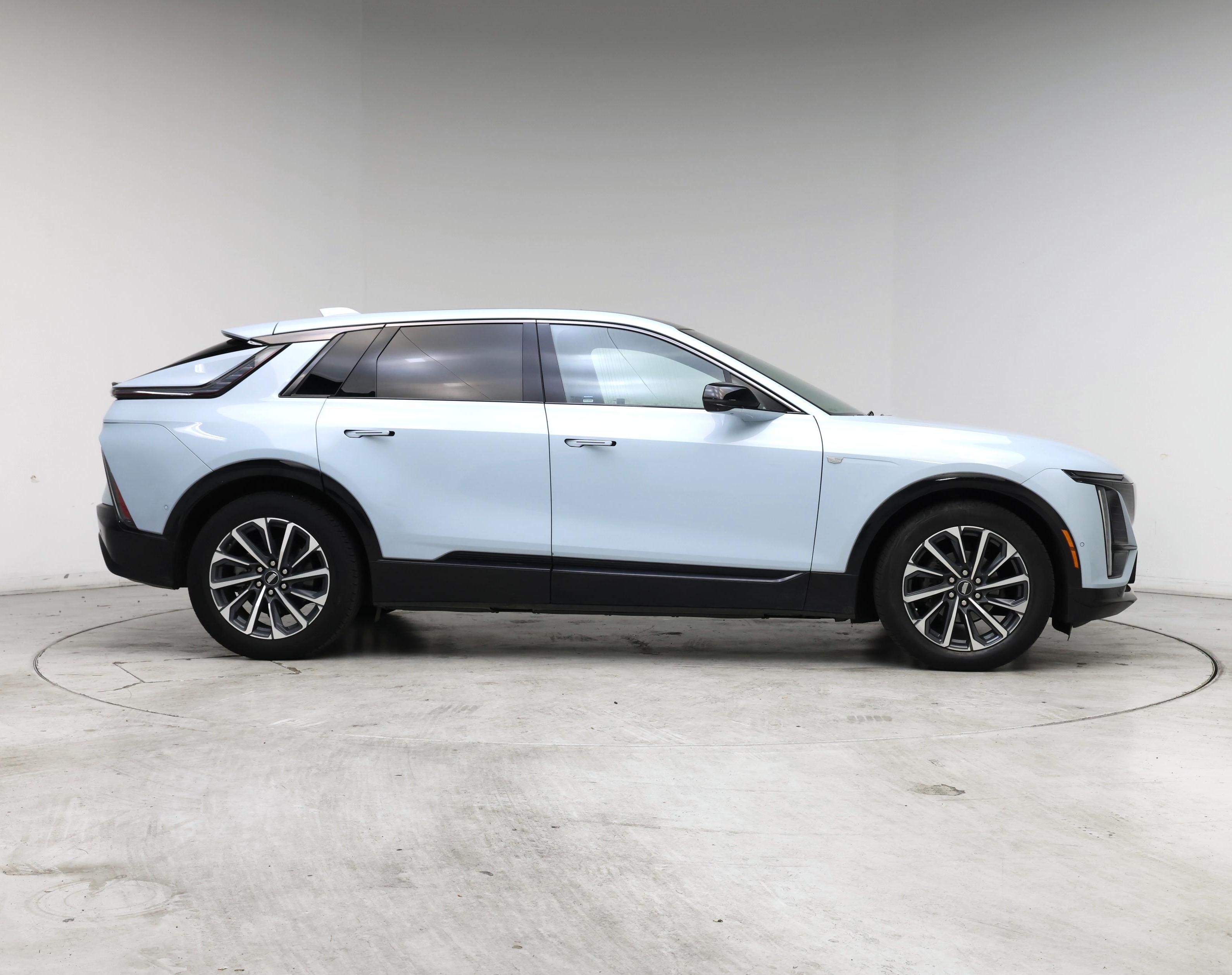 Thumbnail: 2024 Cadillac Lyriq - 7