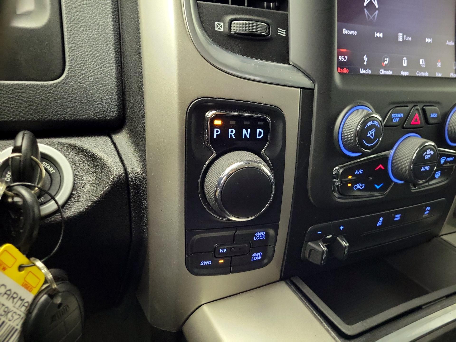 Thumbnail: 2019 RAM 1500 Classic - 18