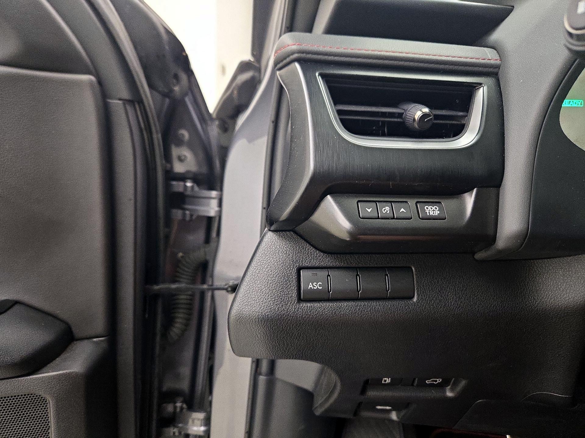 Thumbnail: 2020 Lexus UX - 13
