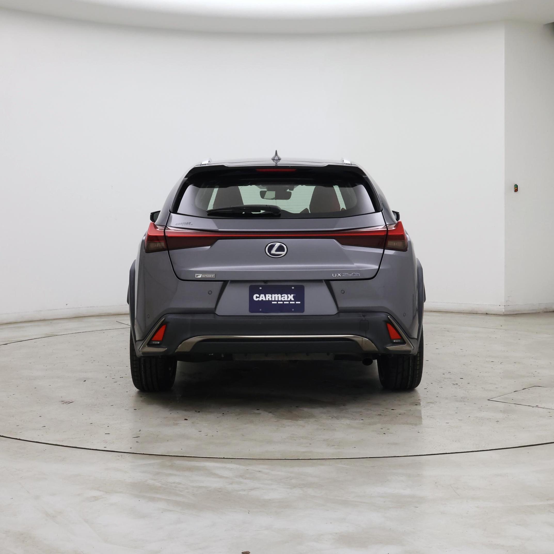 Thumbnail: 2020 Lexus UX - 6