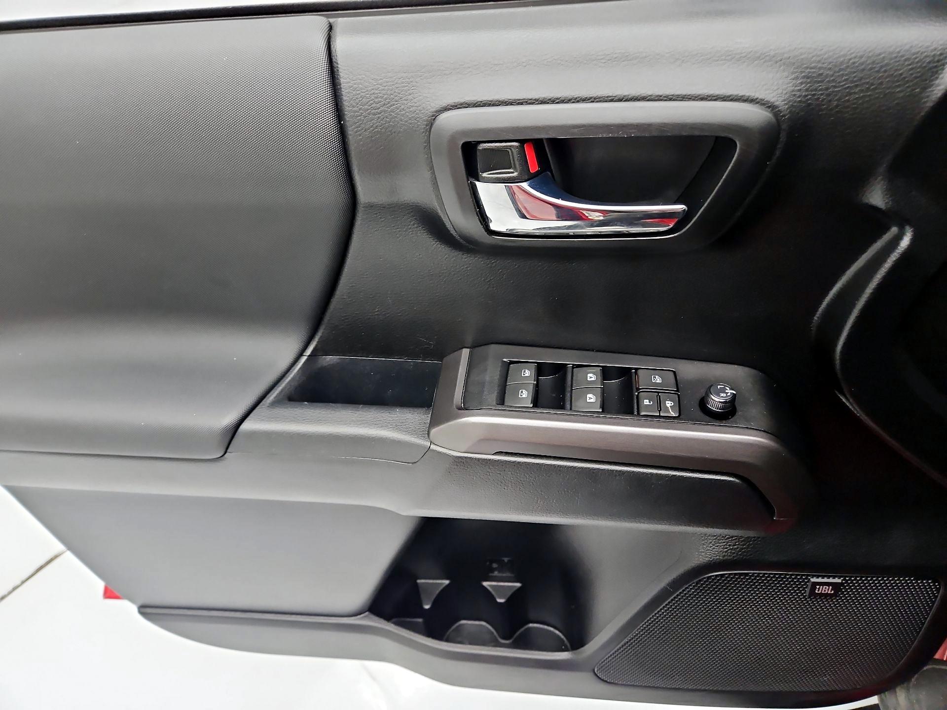 Thumbnail: 2021 Toyota Tacoma - 12