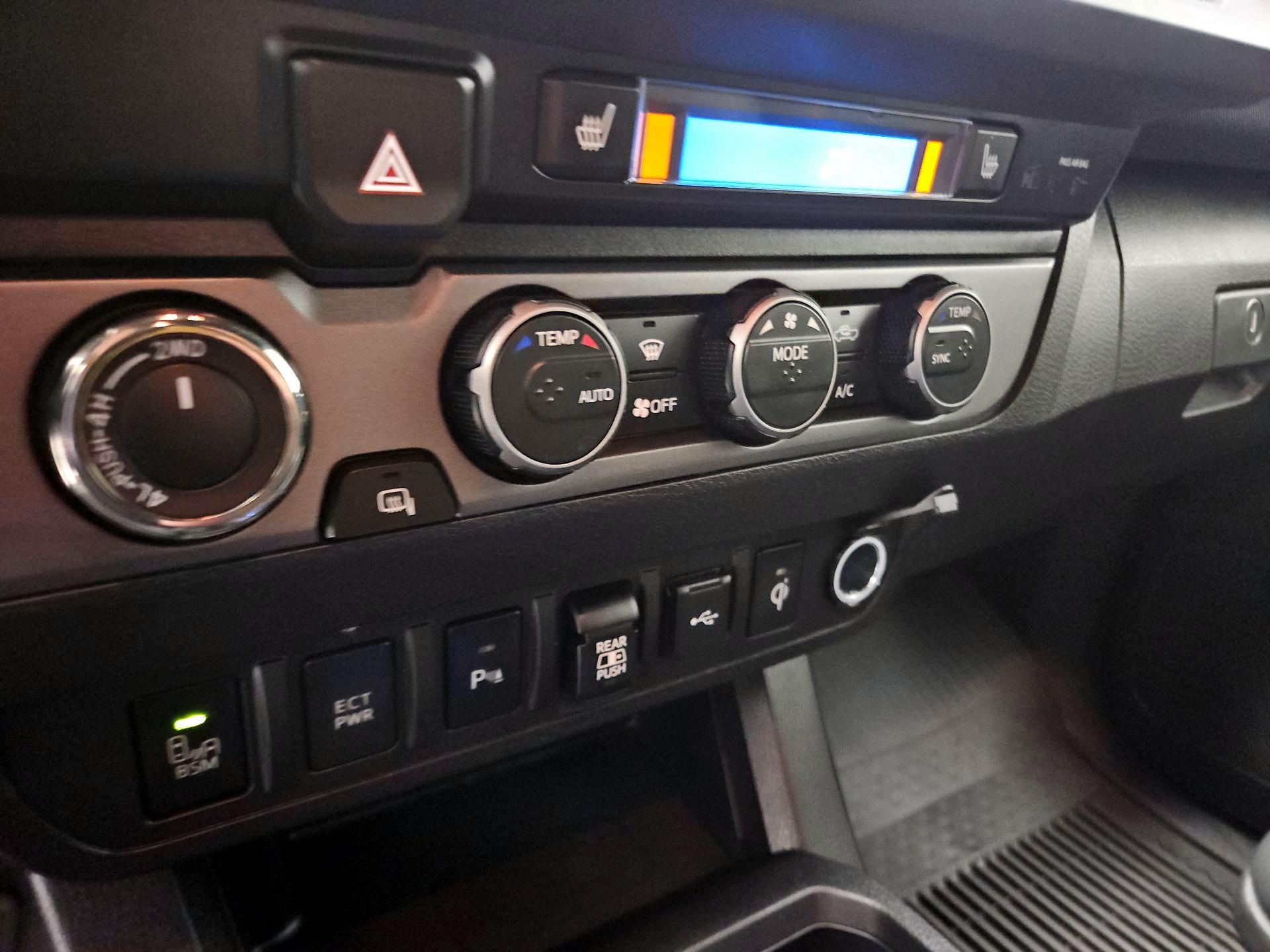 Thumbnail: 2021 Toyota Tacoma - 17