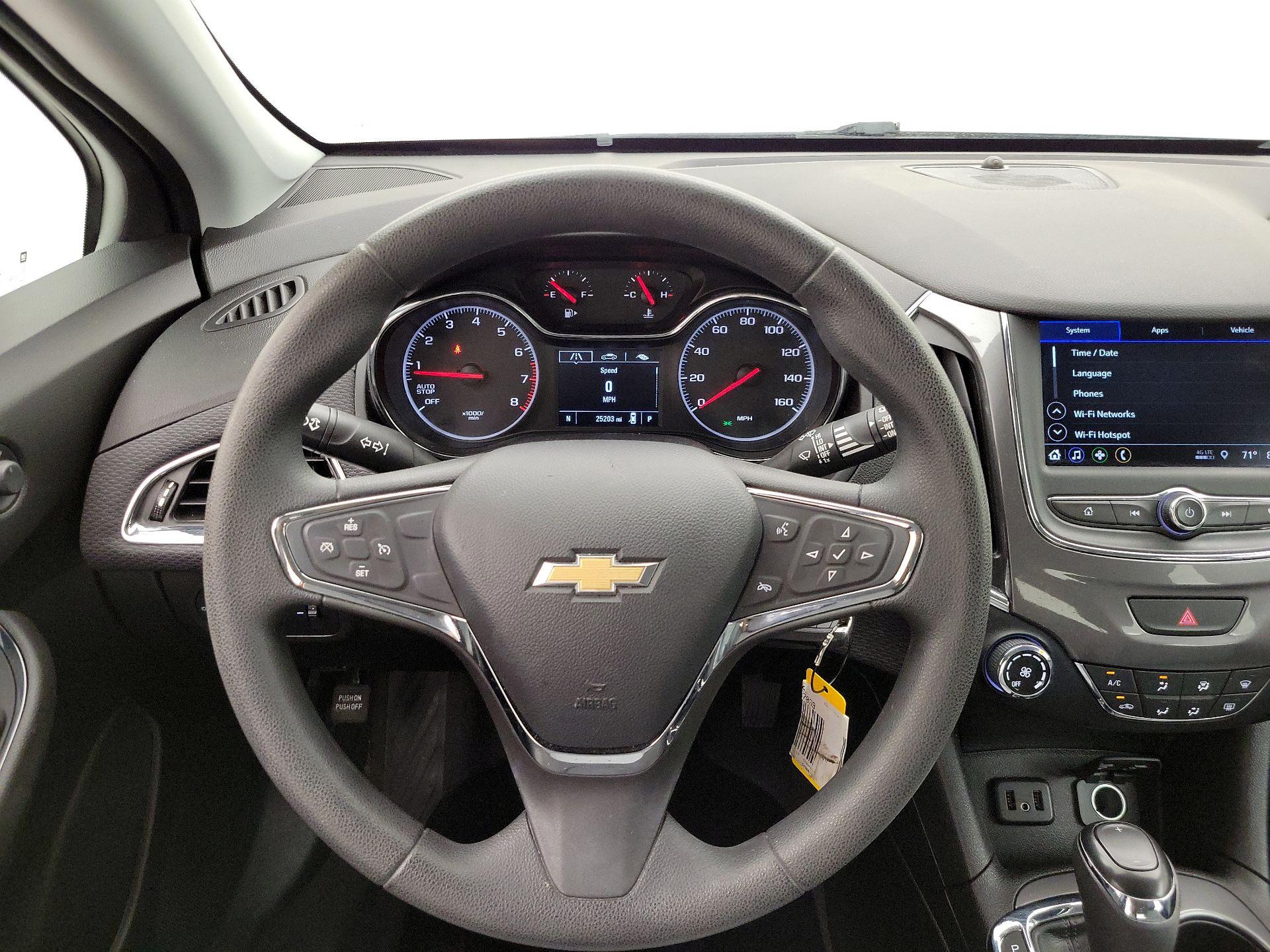 Thumbnail: 2019 Chevrolet Cruze - 10