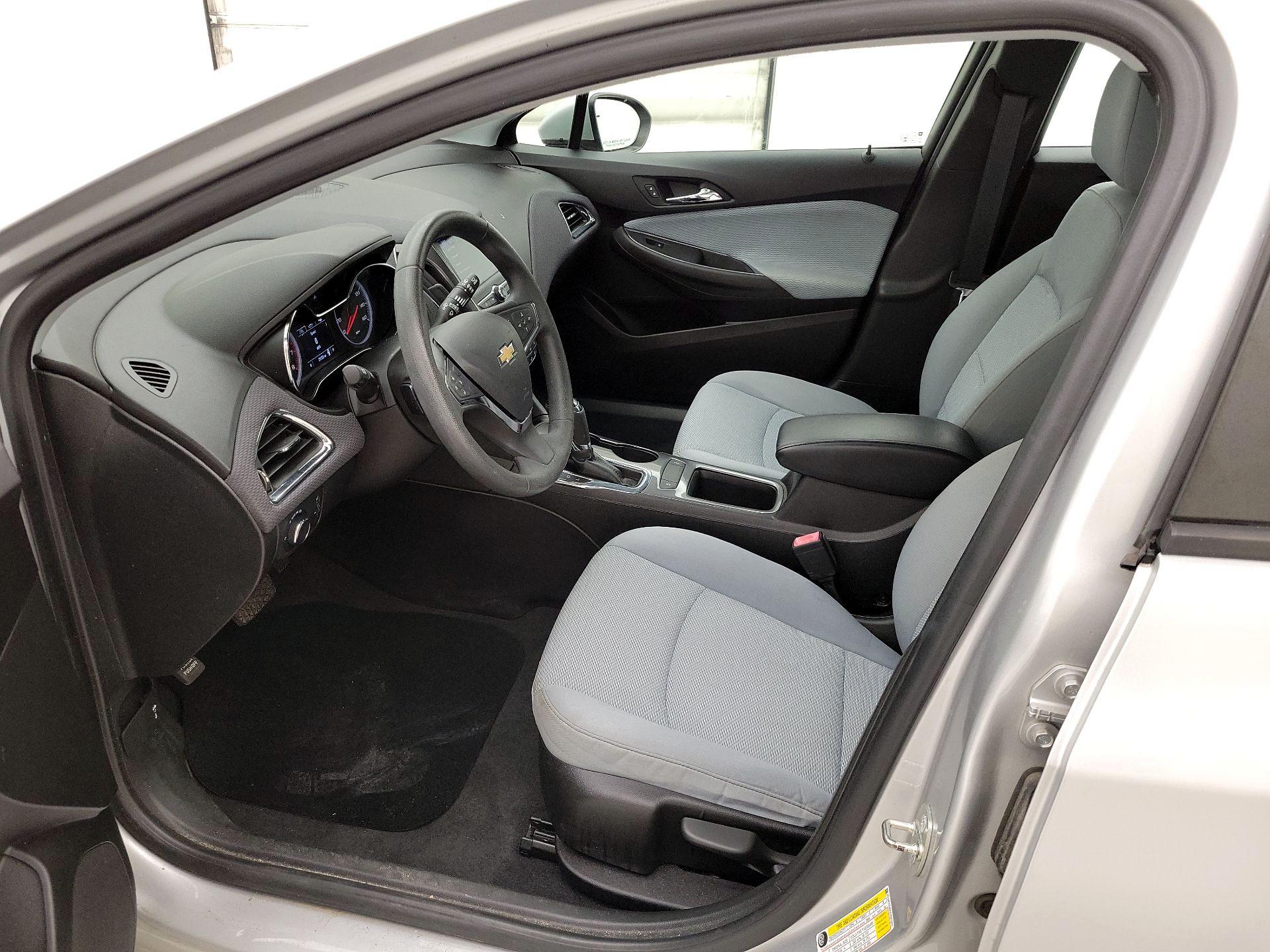 Thumbnail: 2019 Chevrolet Cruze - 11