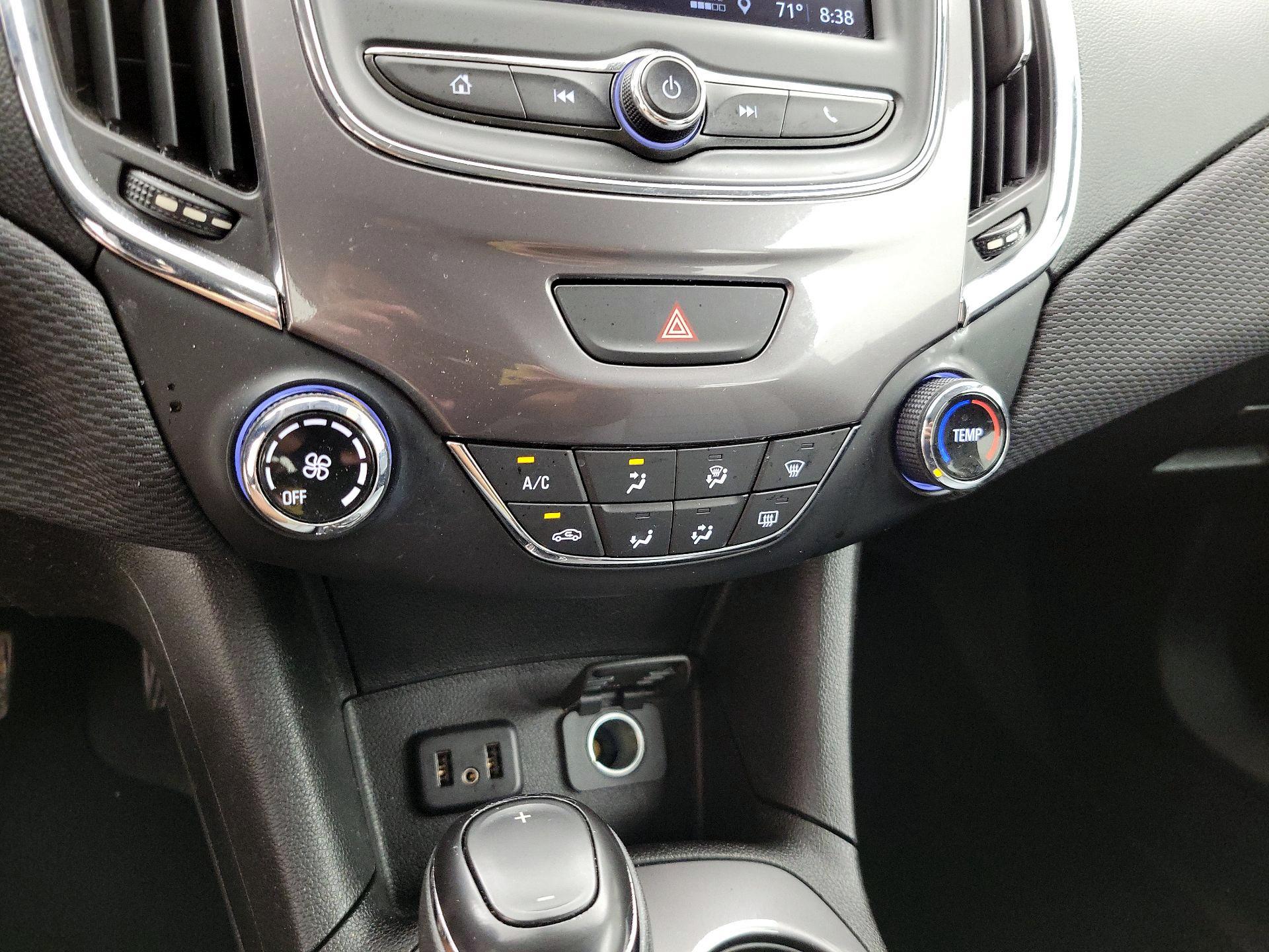 Thumbnail: 2019 Chevrolet Cruze - 15