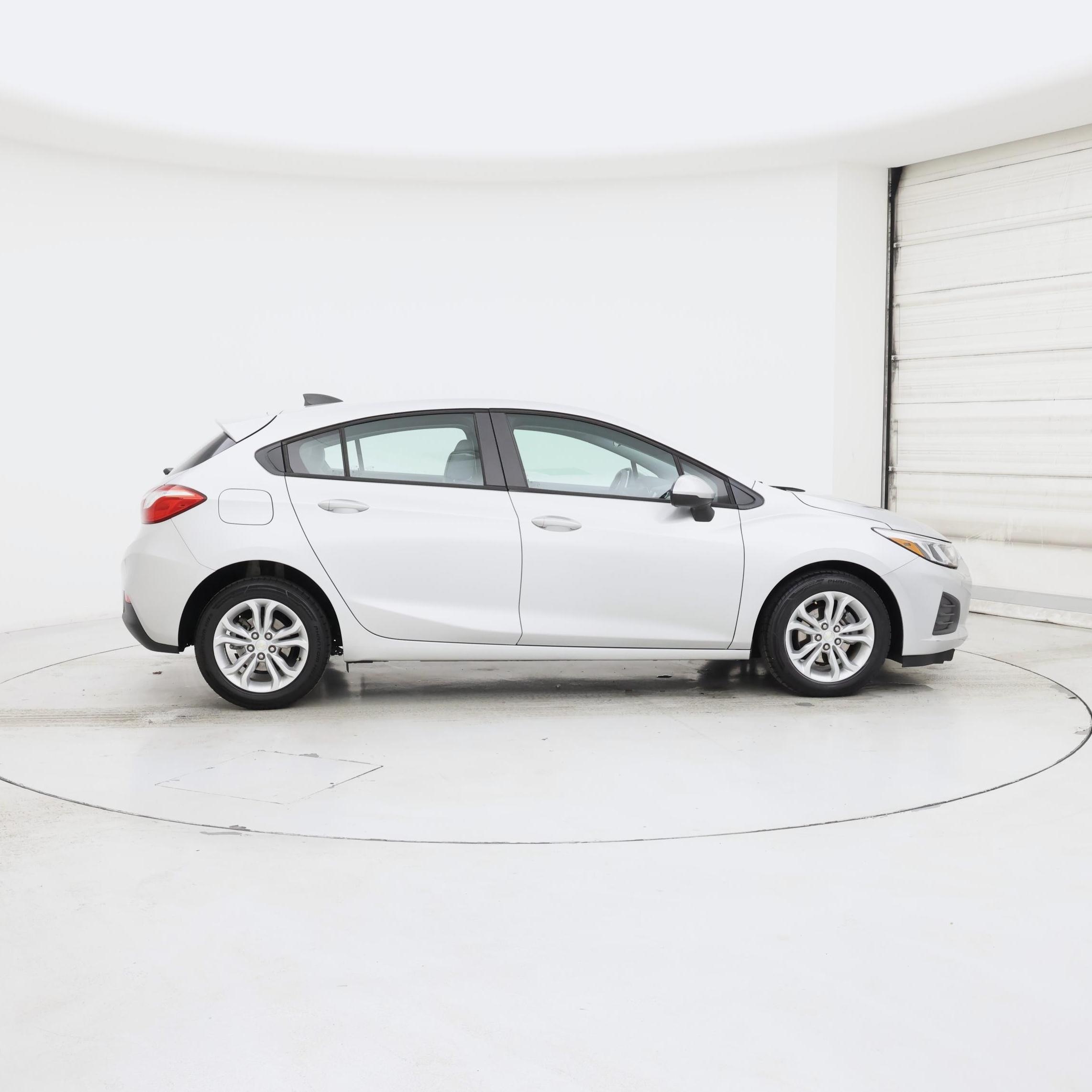 Thumbnail: 2019 Chevrolet Cruze - 7