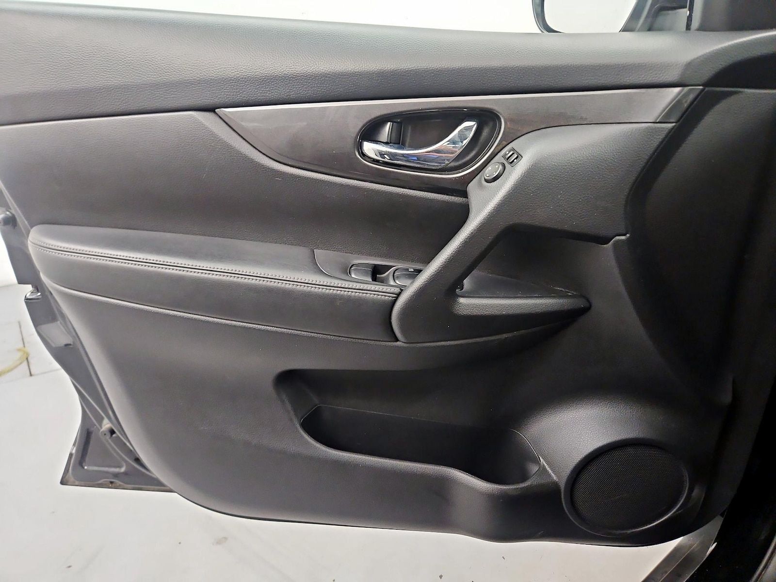 2017 Nissan Rogue S - Photo 11