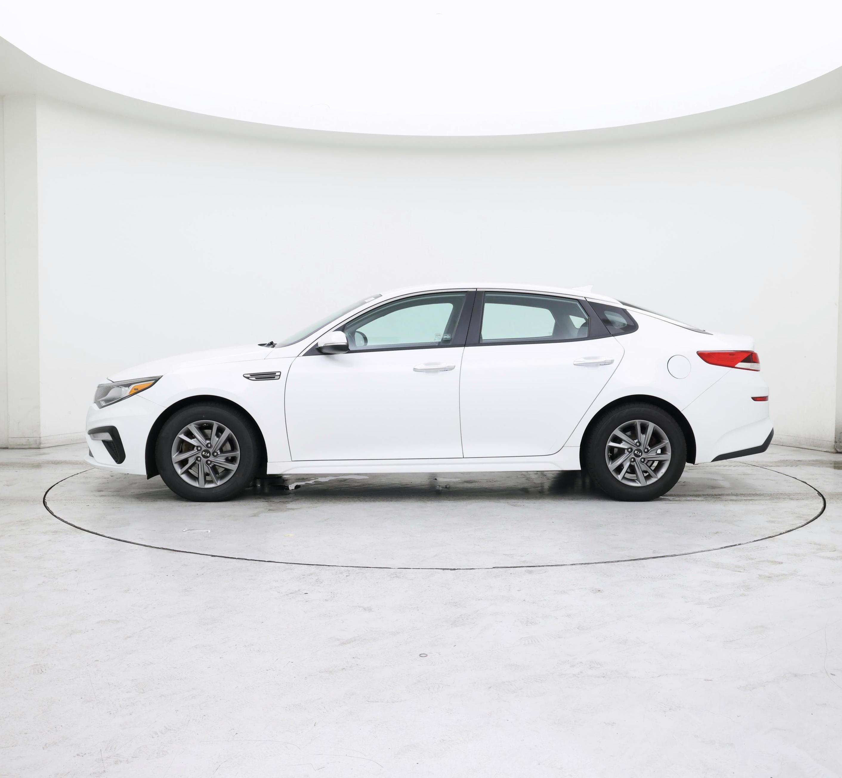 Thumbnail: 2019 Kia Optima - 3