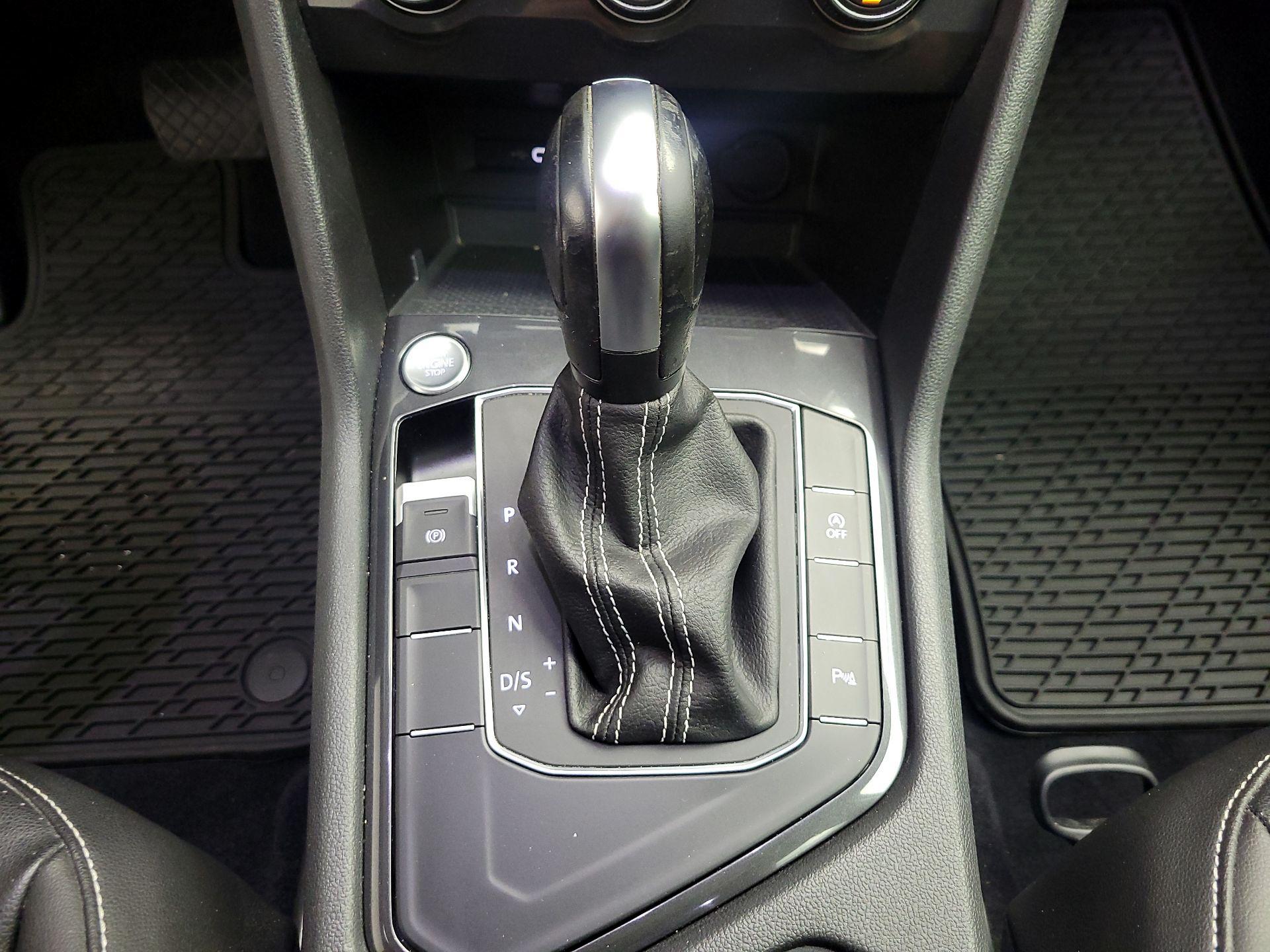 Thumbnail: 2021 Volkswagen Tiguan - 16