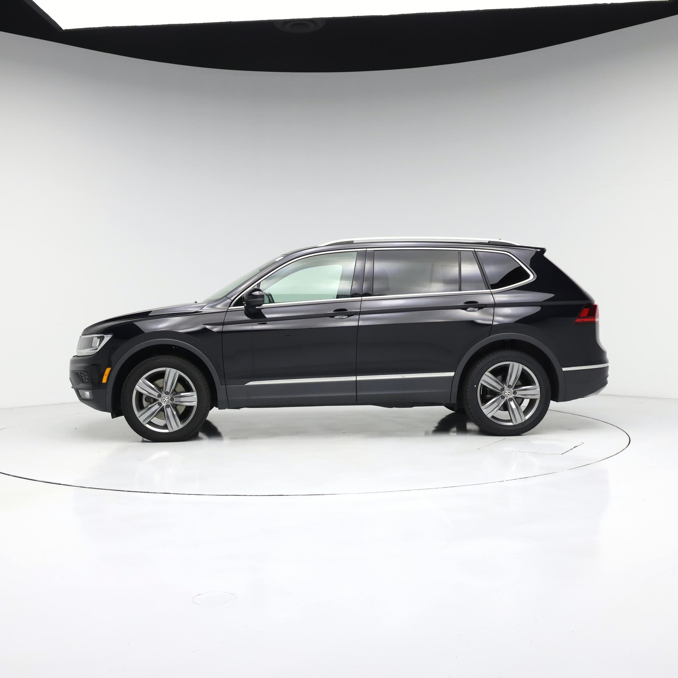 Thumbnail: 2021 Volkswagen Tiguan - 3