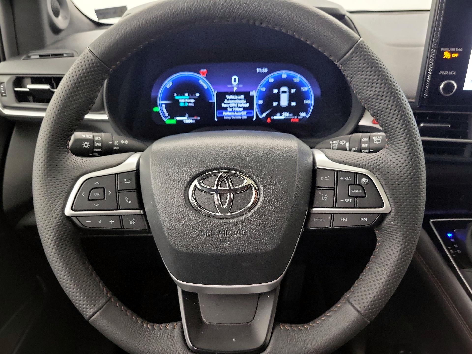Thumbnail: 2026 Toyota Sienna - 10