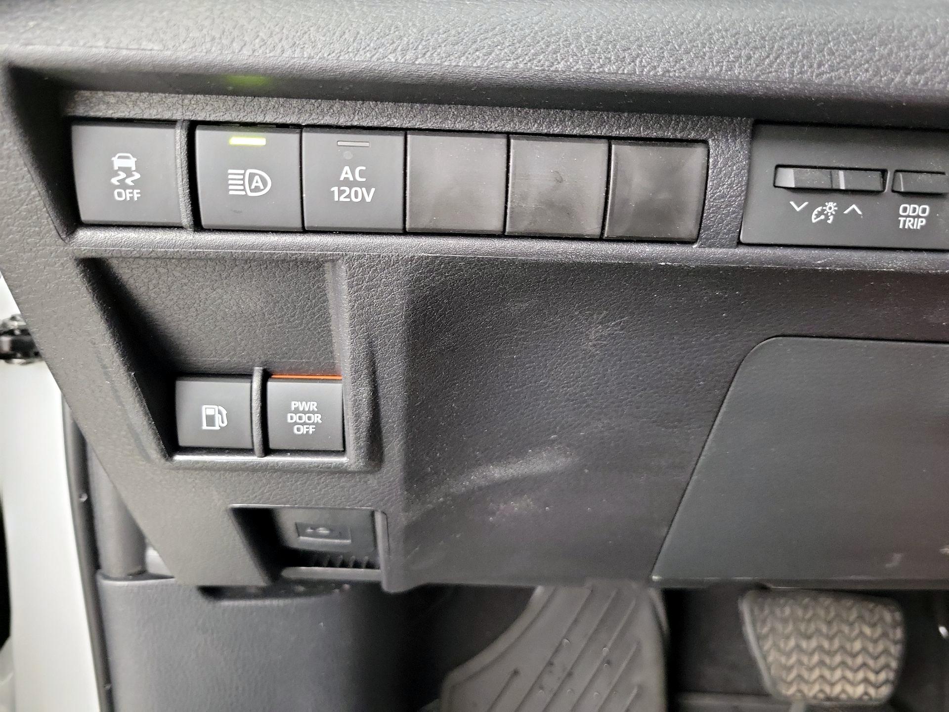 Thumbnail: 2026 Toyota Sienna - 13