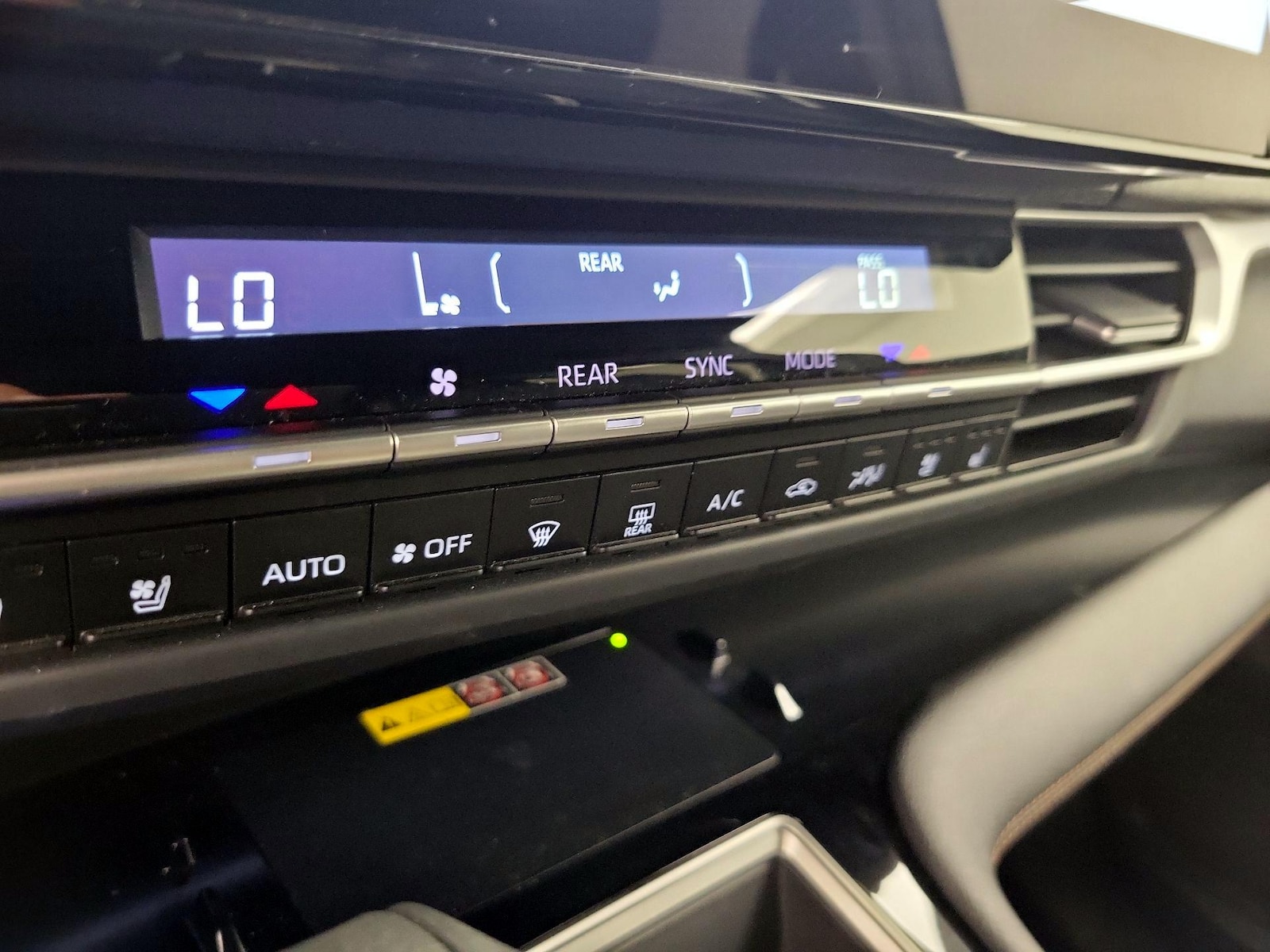 2026 Toyota Sienna Limited - Photo 17