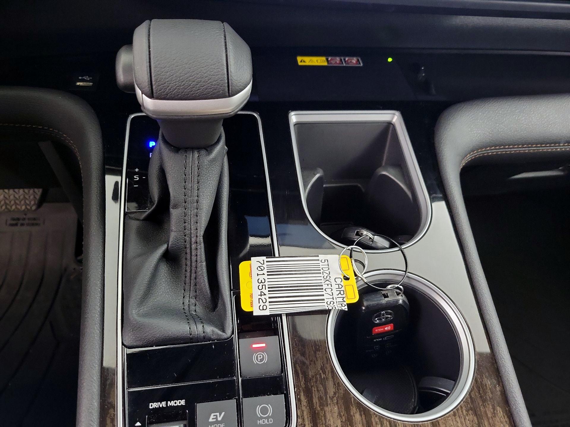 Thumbnail: 2026 Toyota Sienna - 17