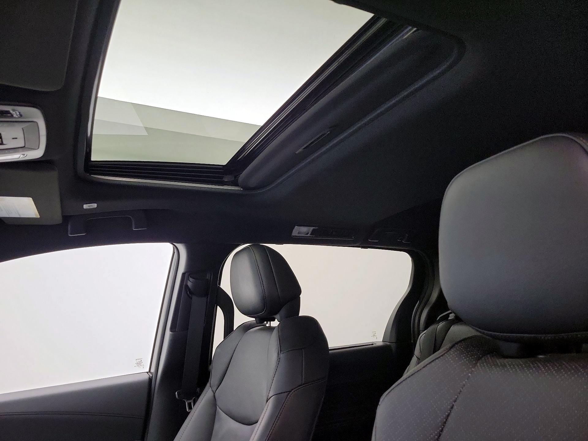 Thumbnail: 2026 Toyota Sienna - 19