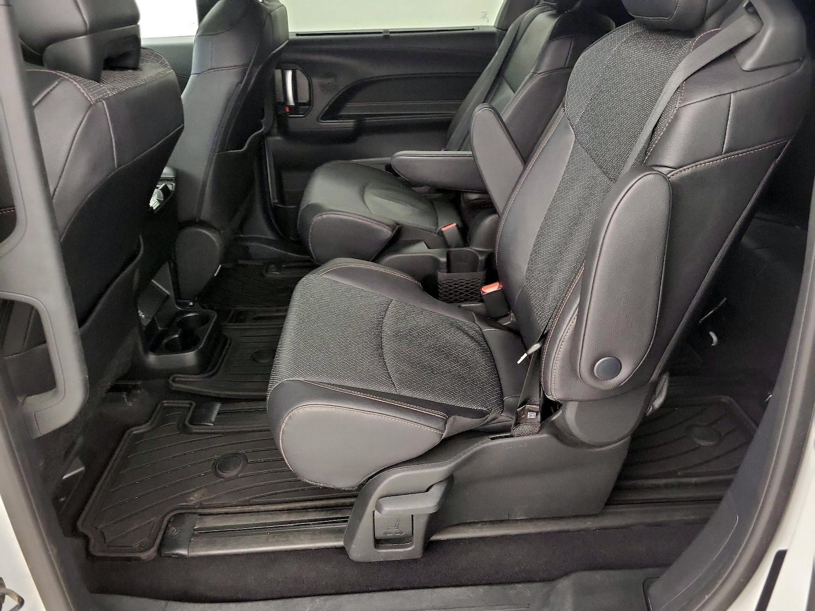 2026 Toyota Sienna Limited - Photo 21