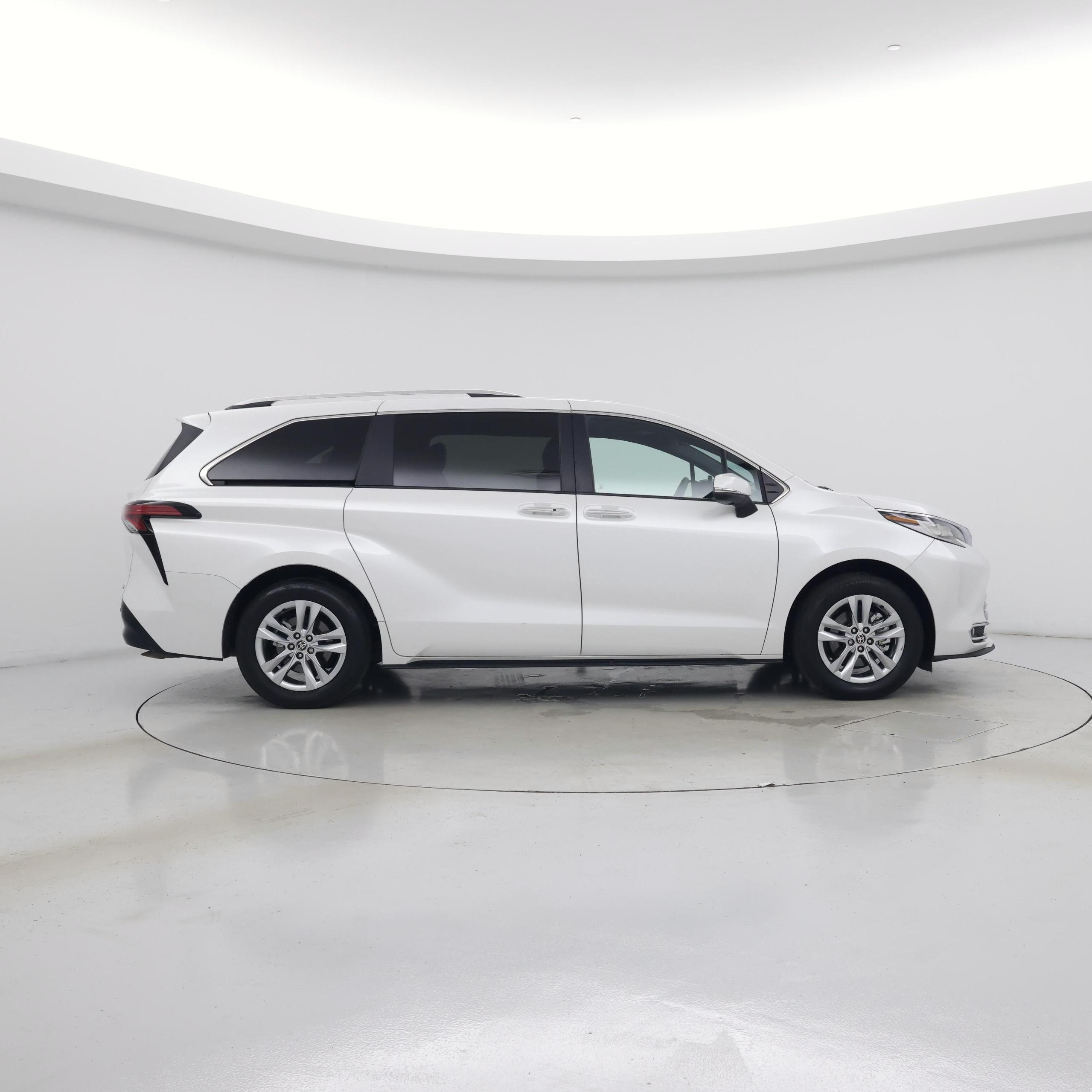 Thumbnail: 2026 Toyota Sienna - 7