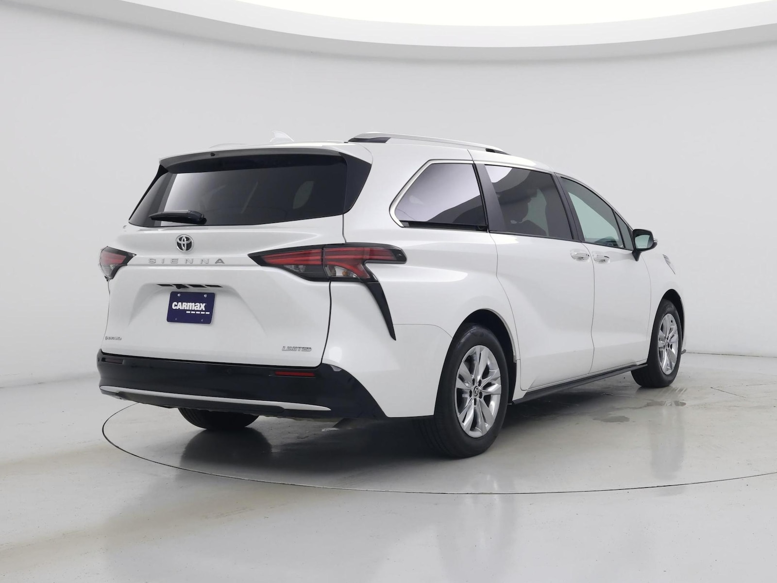 2026 Toyota Sienna Limited - Photo 9