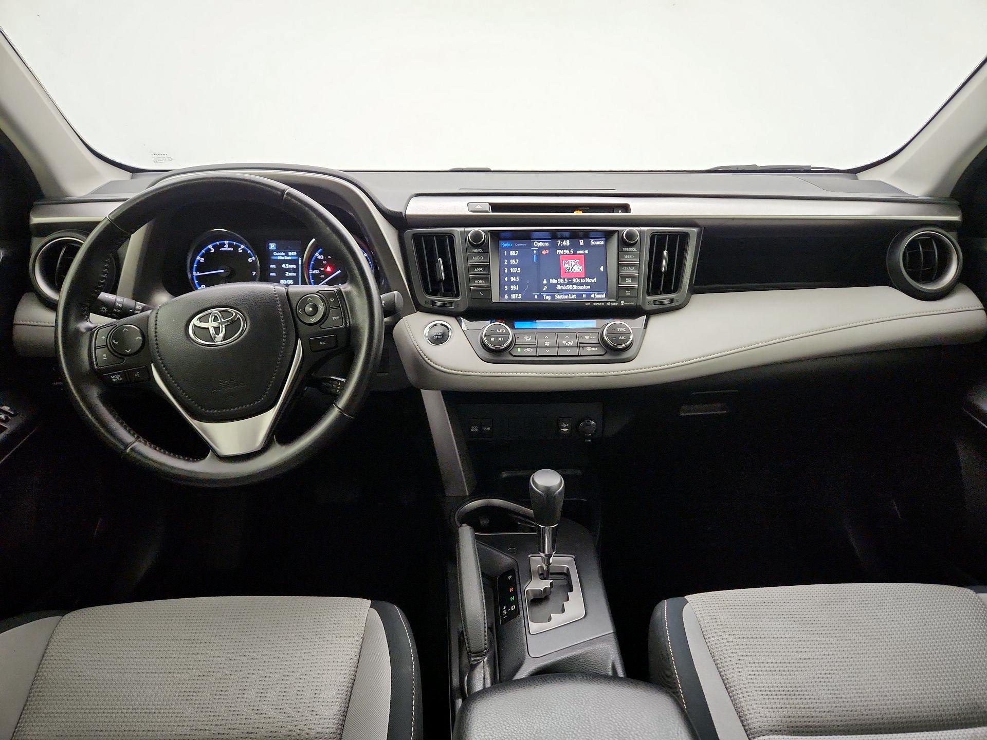 Thumbnail: 2016 Toyota RAV4 - 9