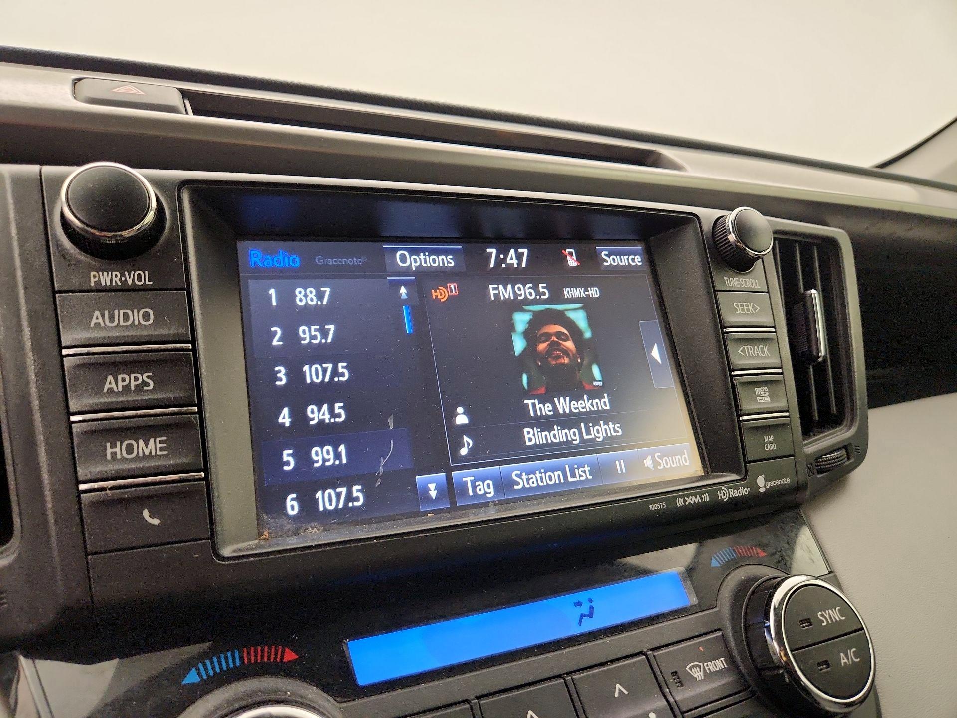 Thumbnail: 2016 Toyota RAV4 - 15