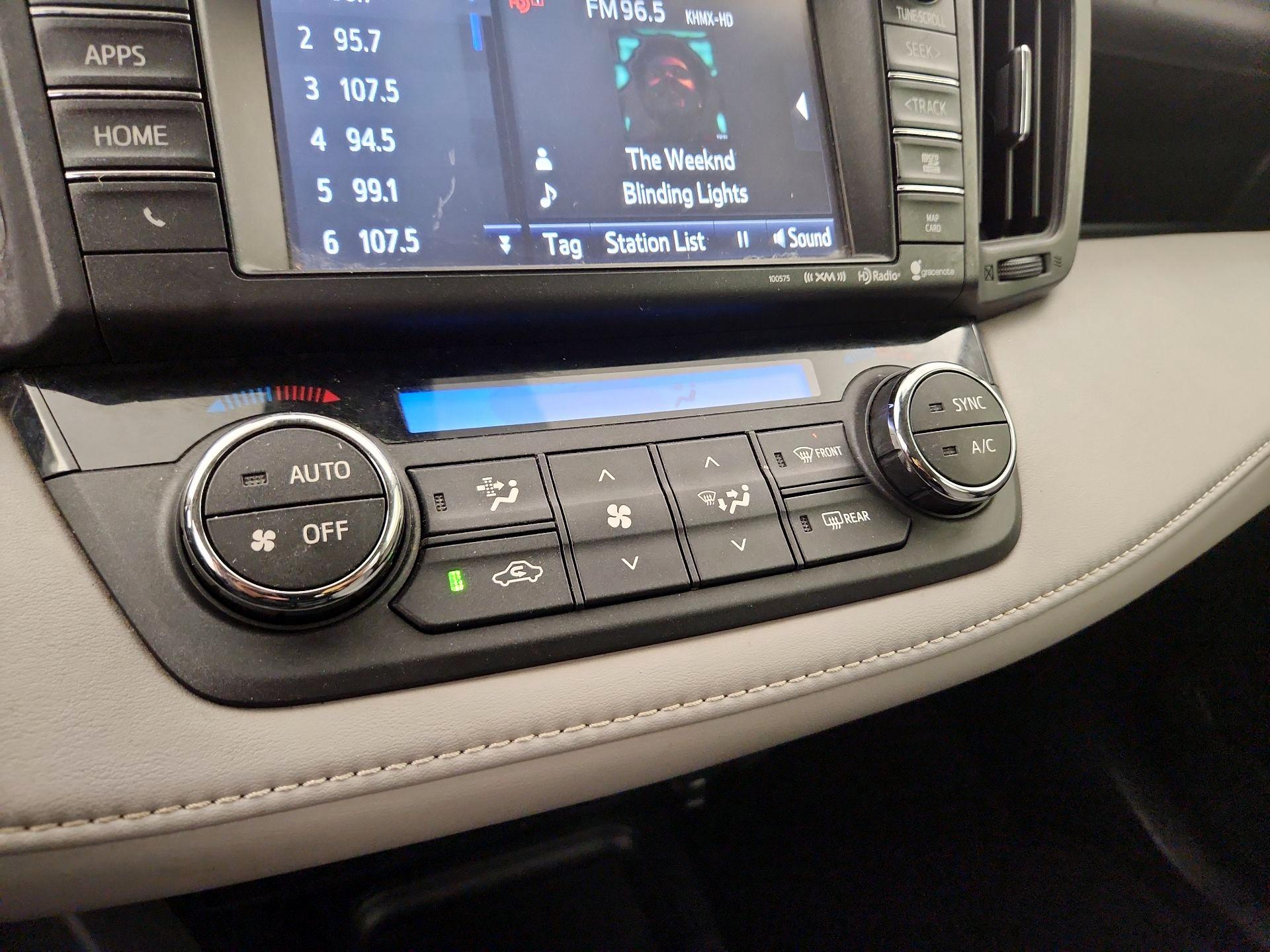 Thumbnail: 2016 Toyota RAV4 - 16